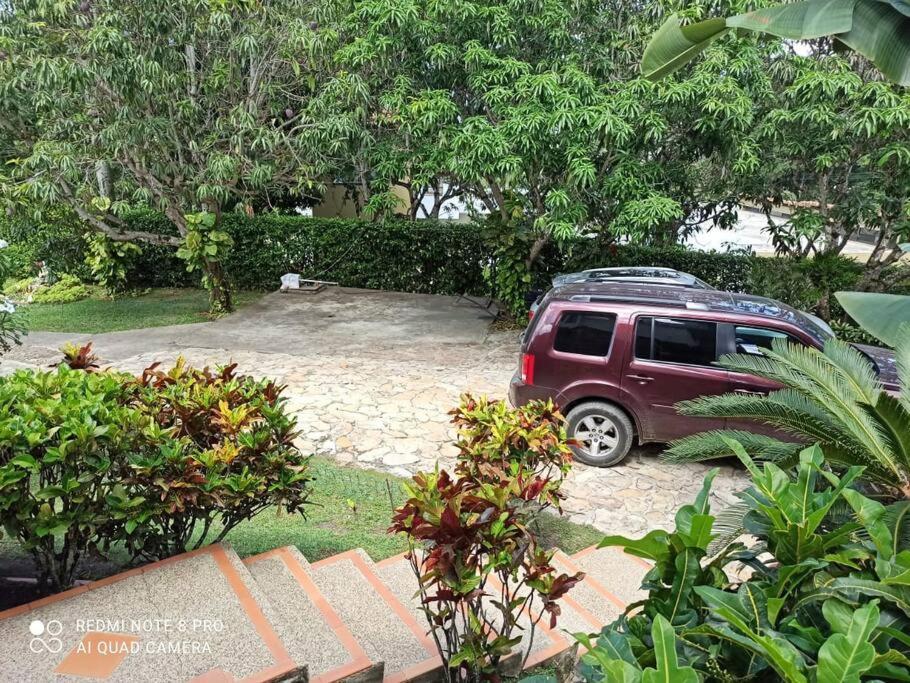 ANAPOIMA Villa Capri