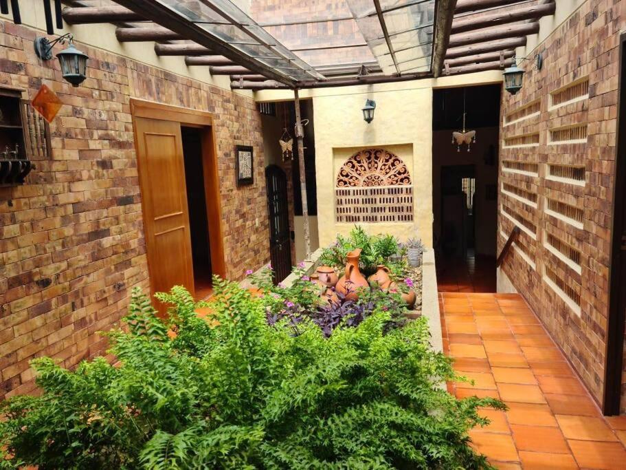 ANAPOIMA Villa Capri