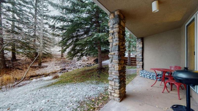 Ski In, Ski Out, 2 Bedroom Luxury Residence With Hot Tub Access And Expansive Views view 3