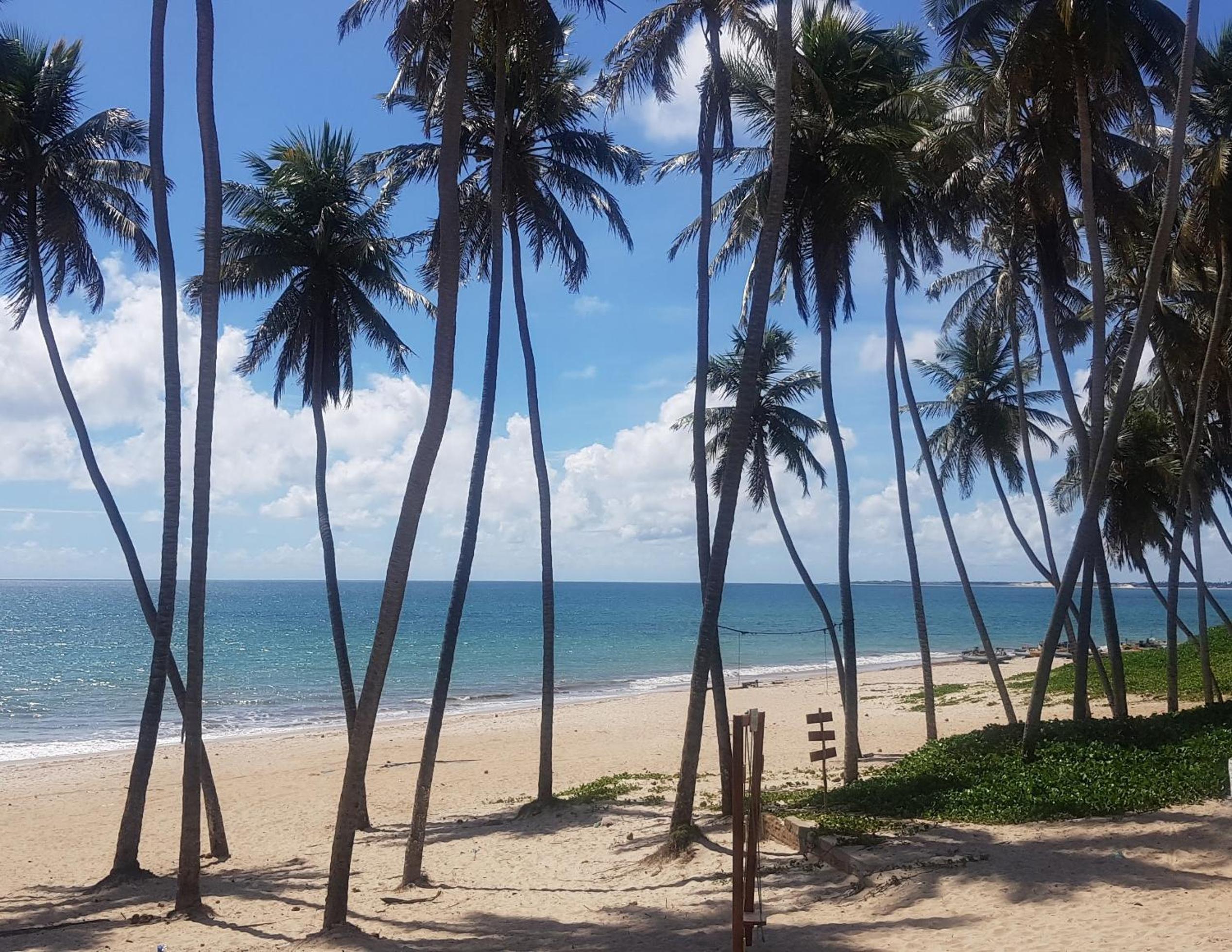 Casa espetacular em condomínio pé-na-areia, RZ15