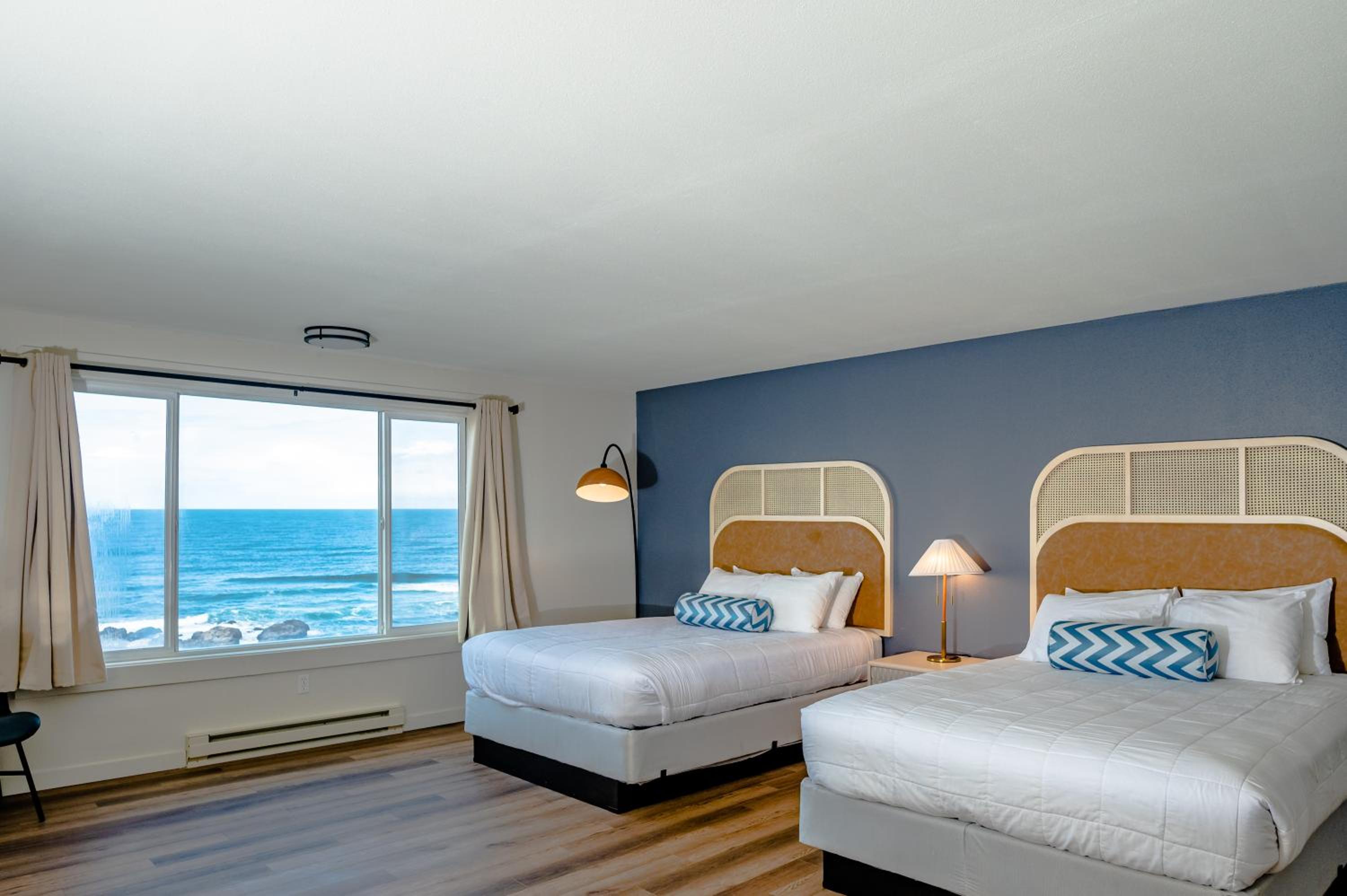 Seagull Beachfront Inn