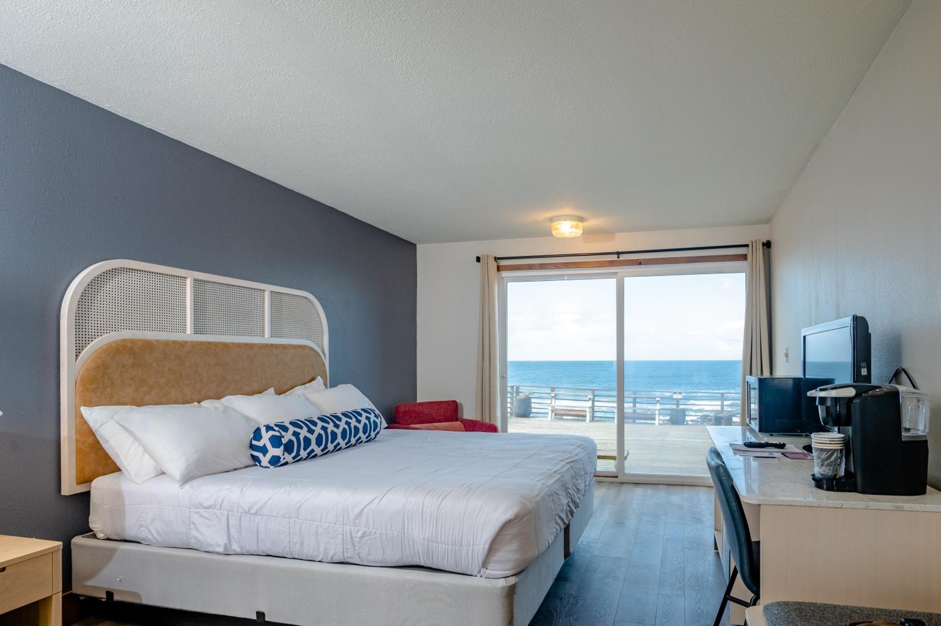 Seagull Beachfront Inn