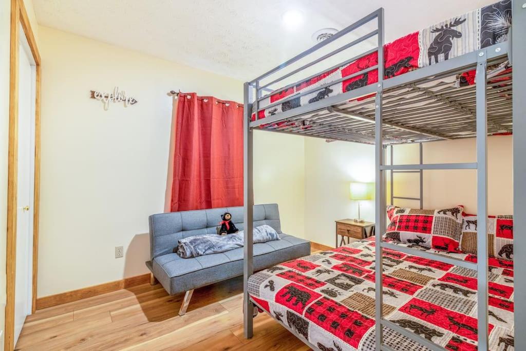 King Bed Pet friendly Smart lock Pigeon Forge