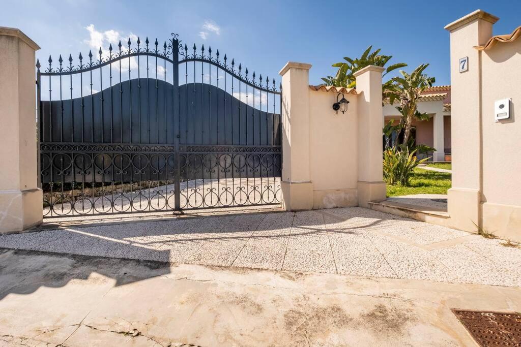 {Villa Jacuzzi Privata}sul mare di Fontane Bianche view 4