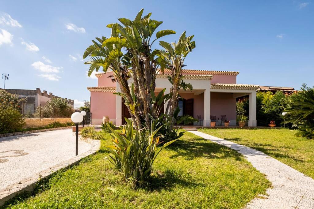 {Villa Jacuzzi Privata}sul mare di Fontane Bianche view 2