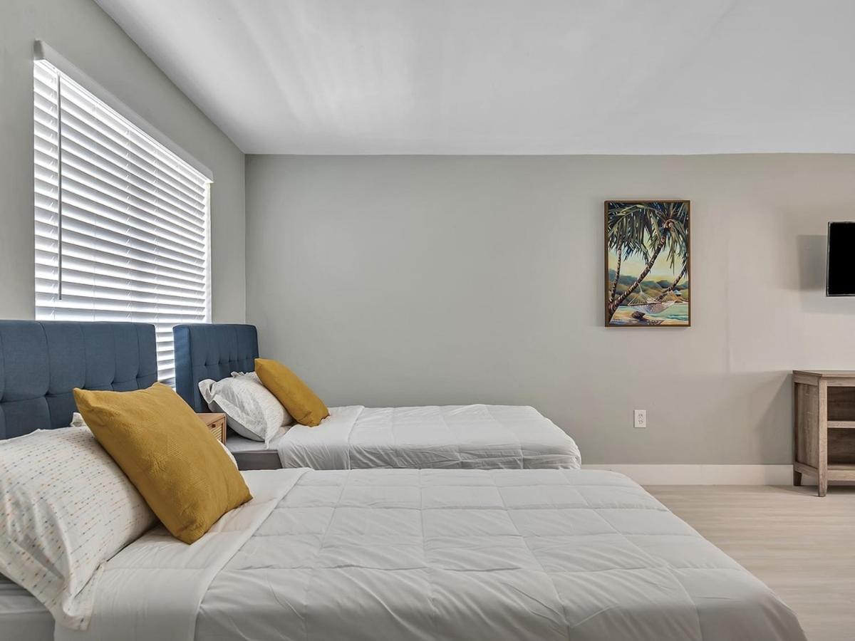 The Shell on Walnut Studio with Bath Hollywood Beach Free Parking