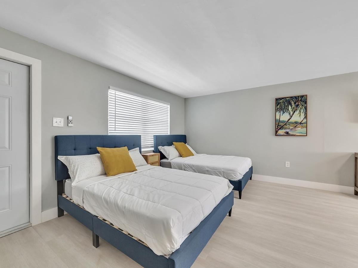 The Shell on Walnut Studio with Bath Hollywood Beach Free Parking