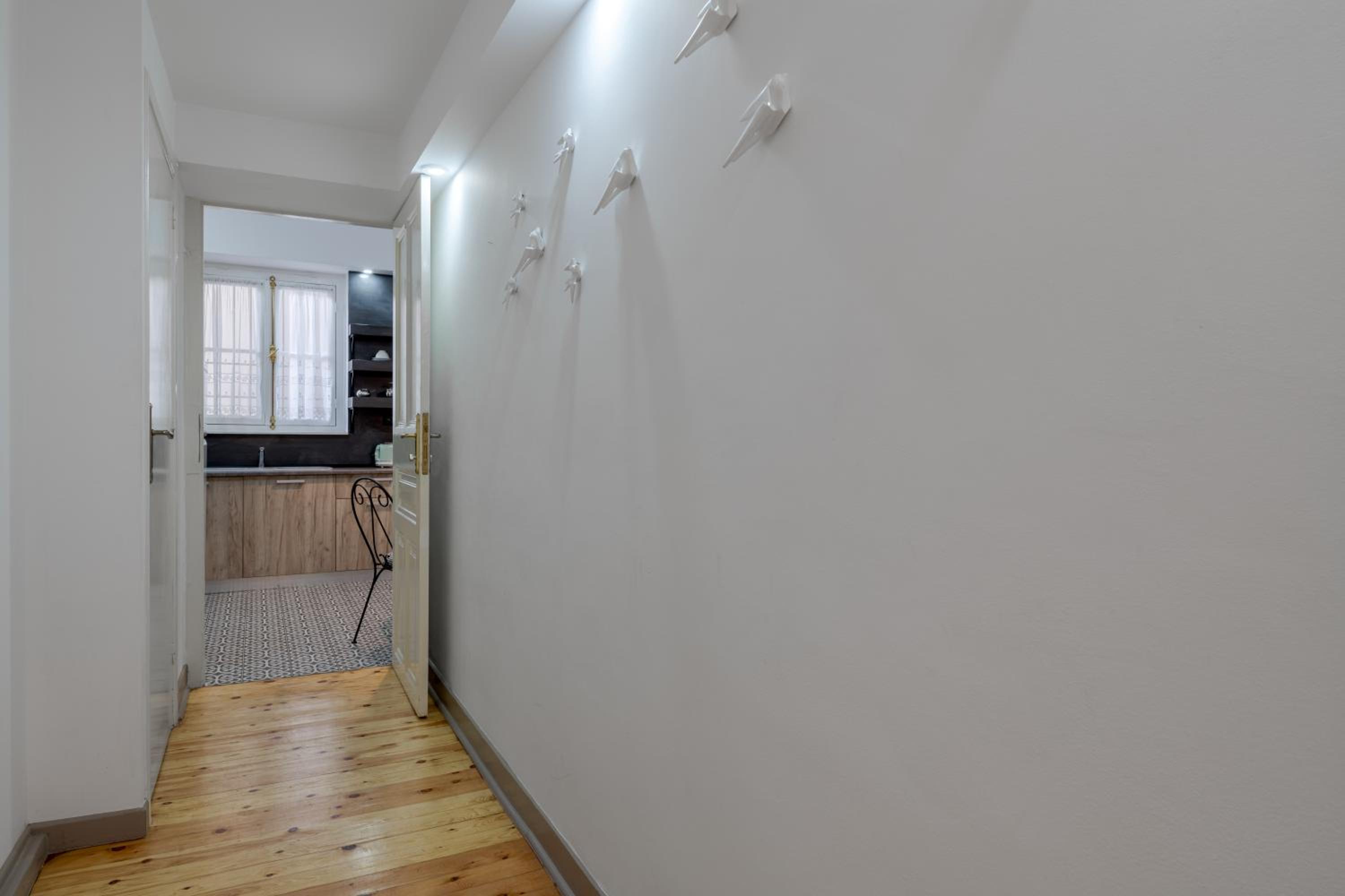 2 Mazi Suites