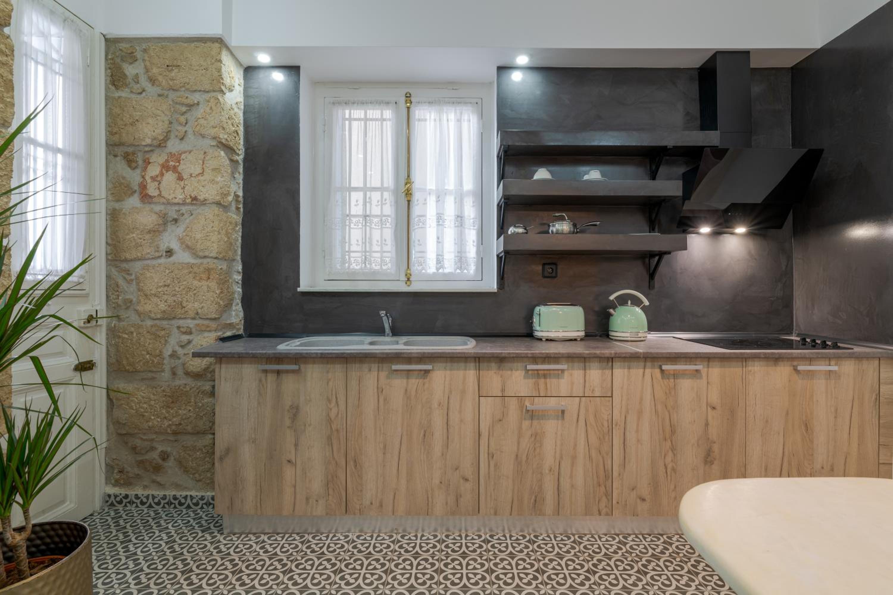2 Mazi Suites