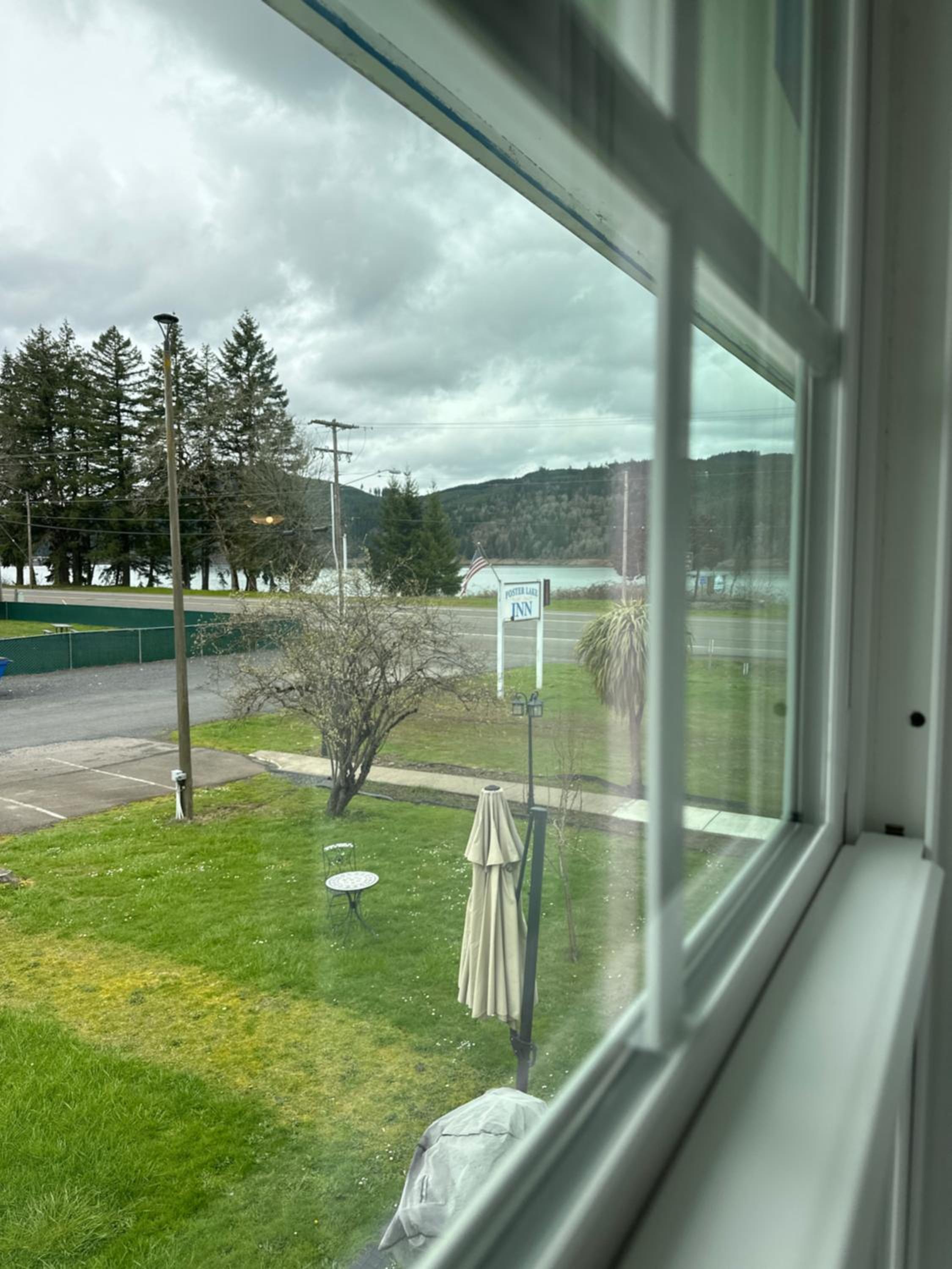 Foster Lake Inn