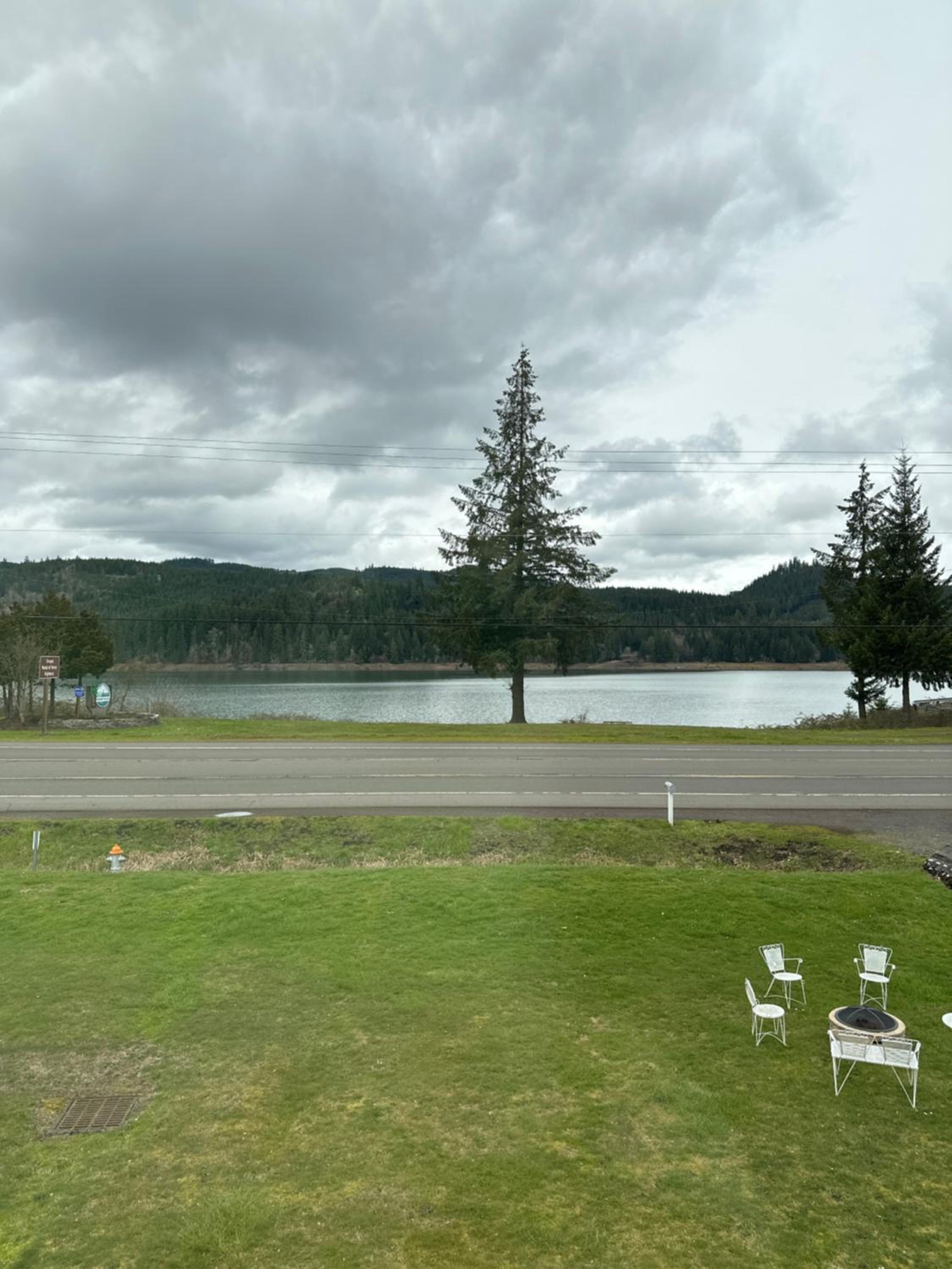 Foster Lake Inn