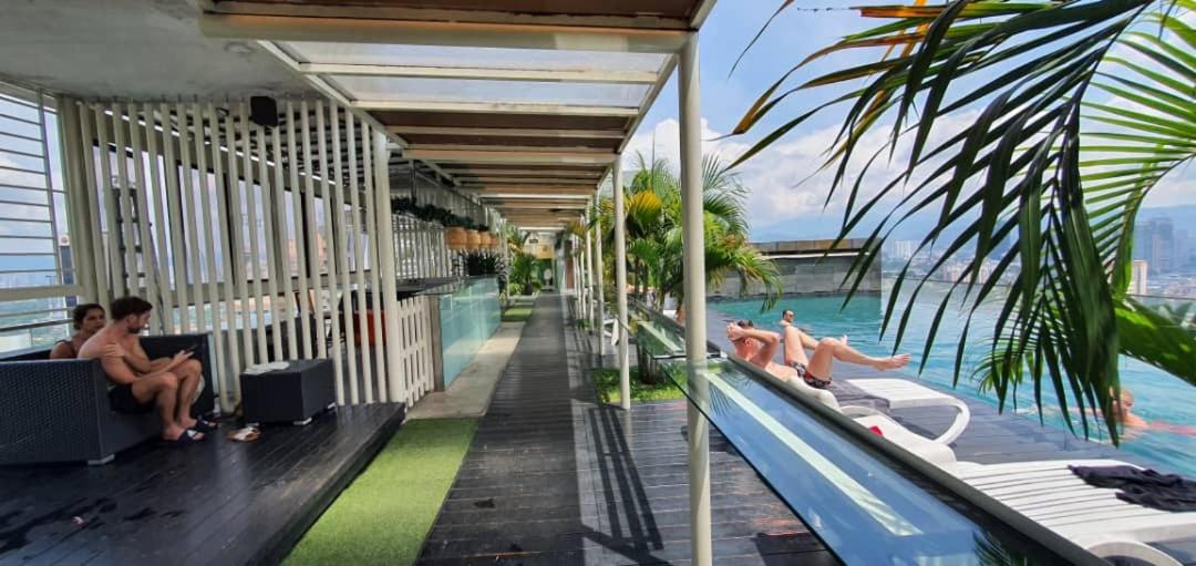 Regalia Suites KLCC View Rooftop Infinity Pool by SHI