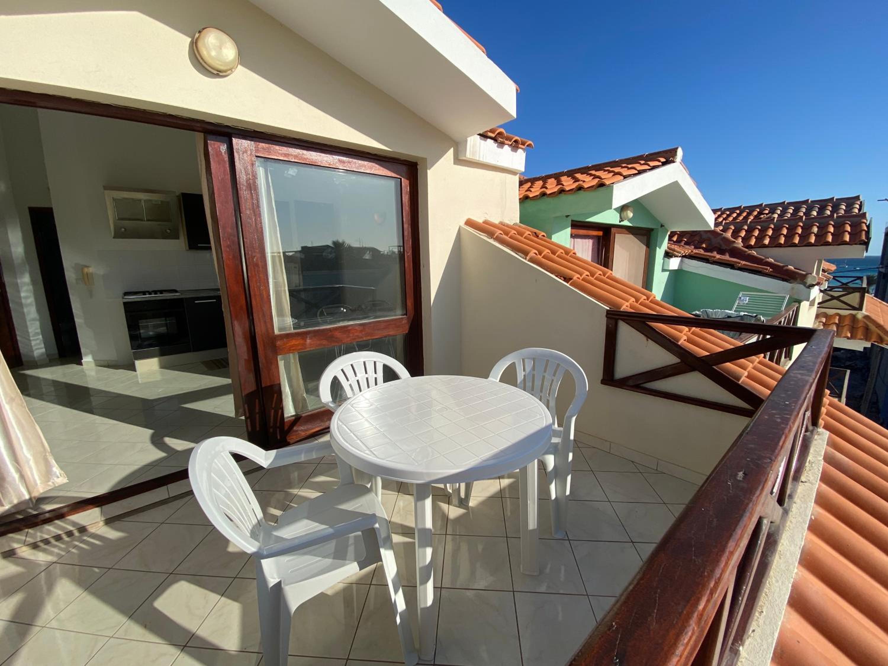 City center and next to beach apartment - Fogo