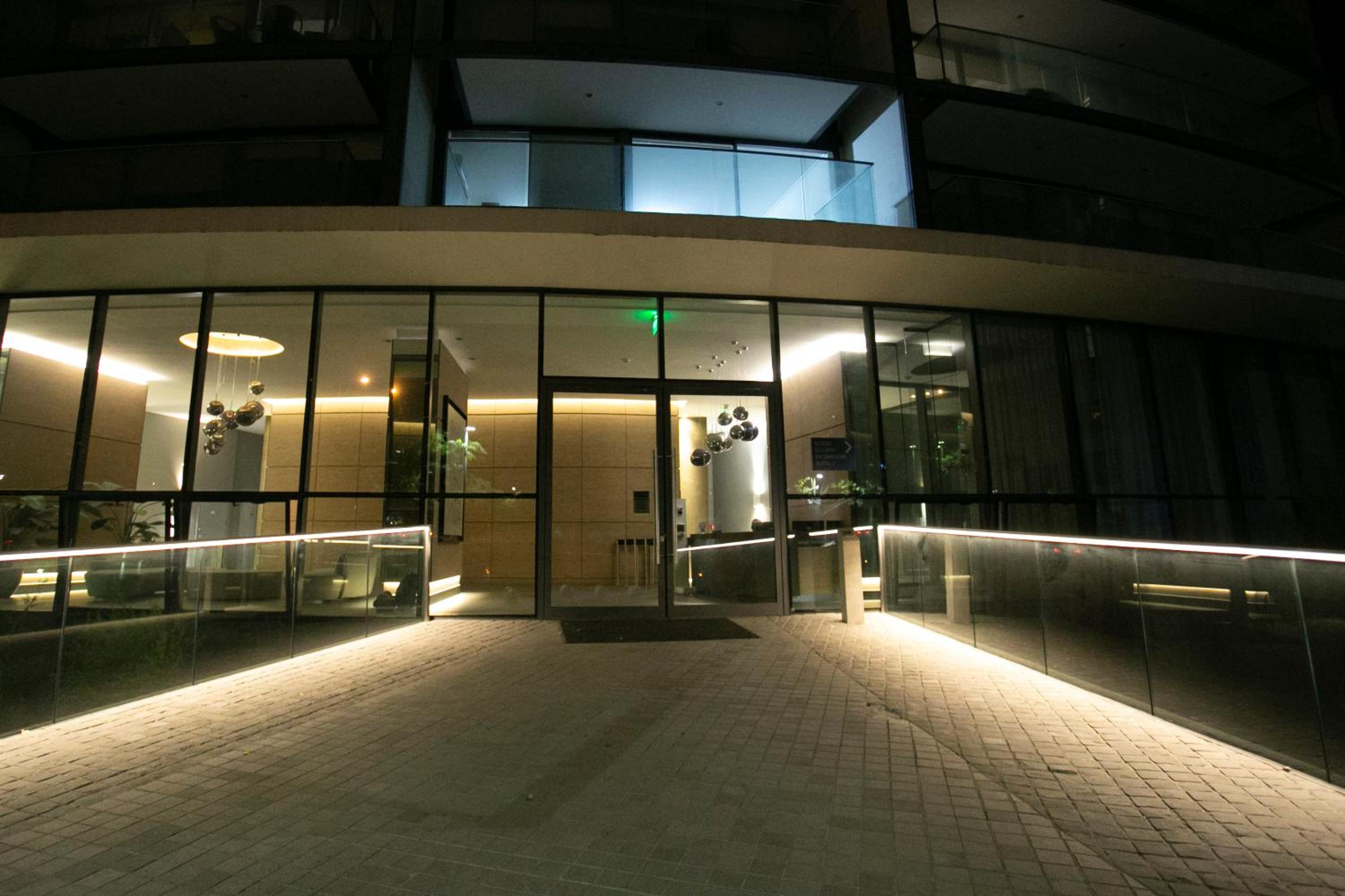 Luxury apartment 33th floor luxury district