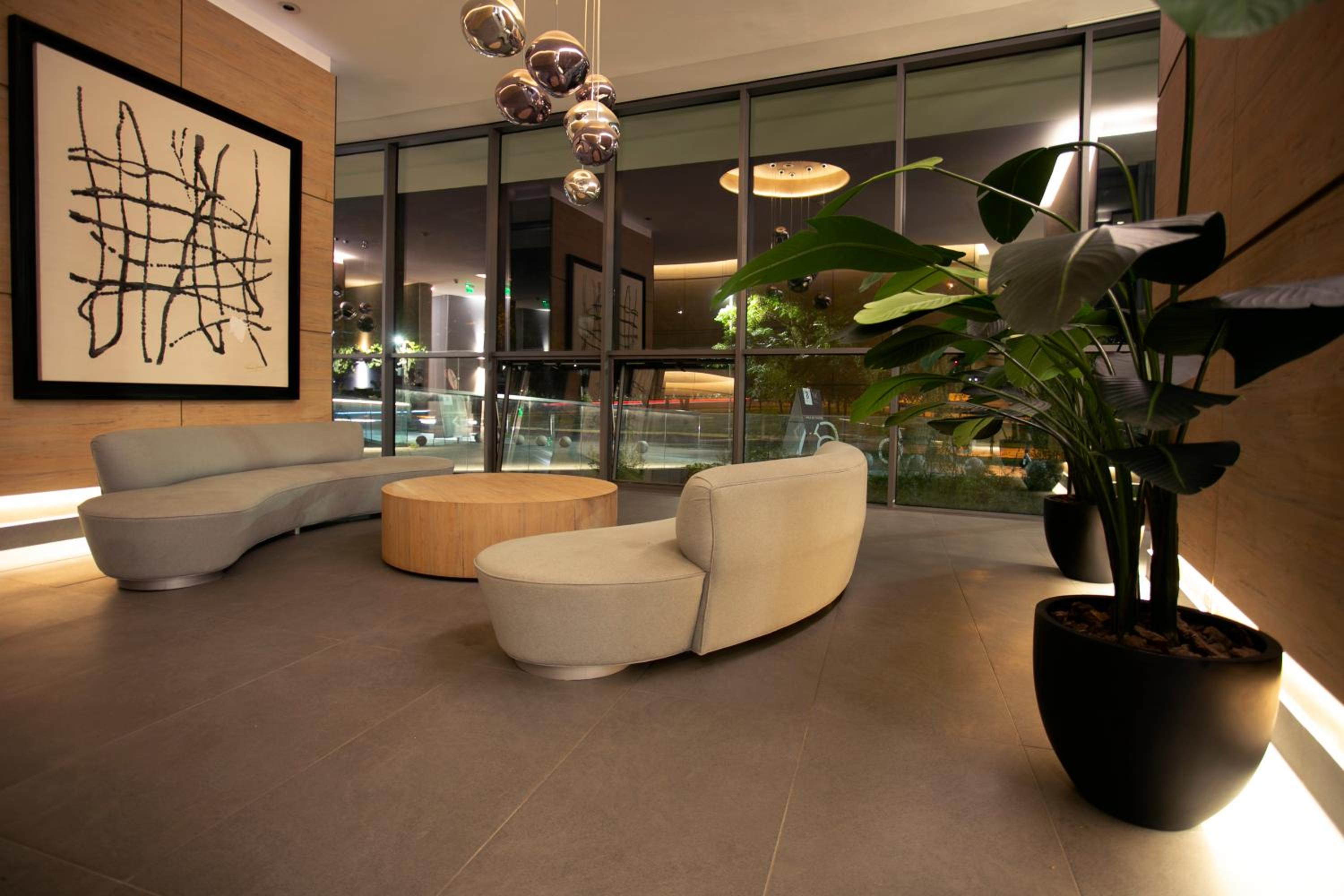 Luxury apartment 33th floor luxury district