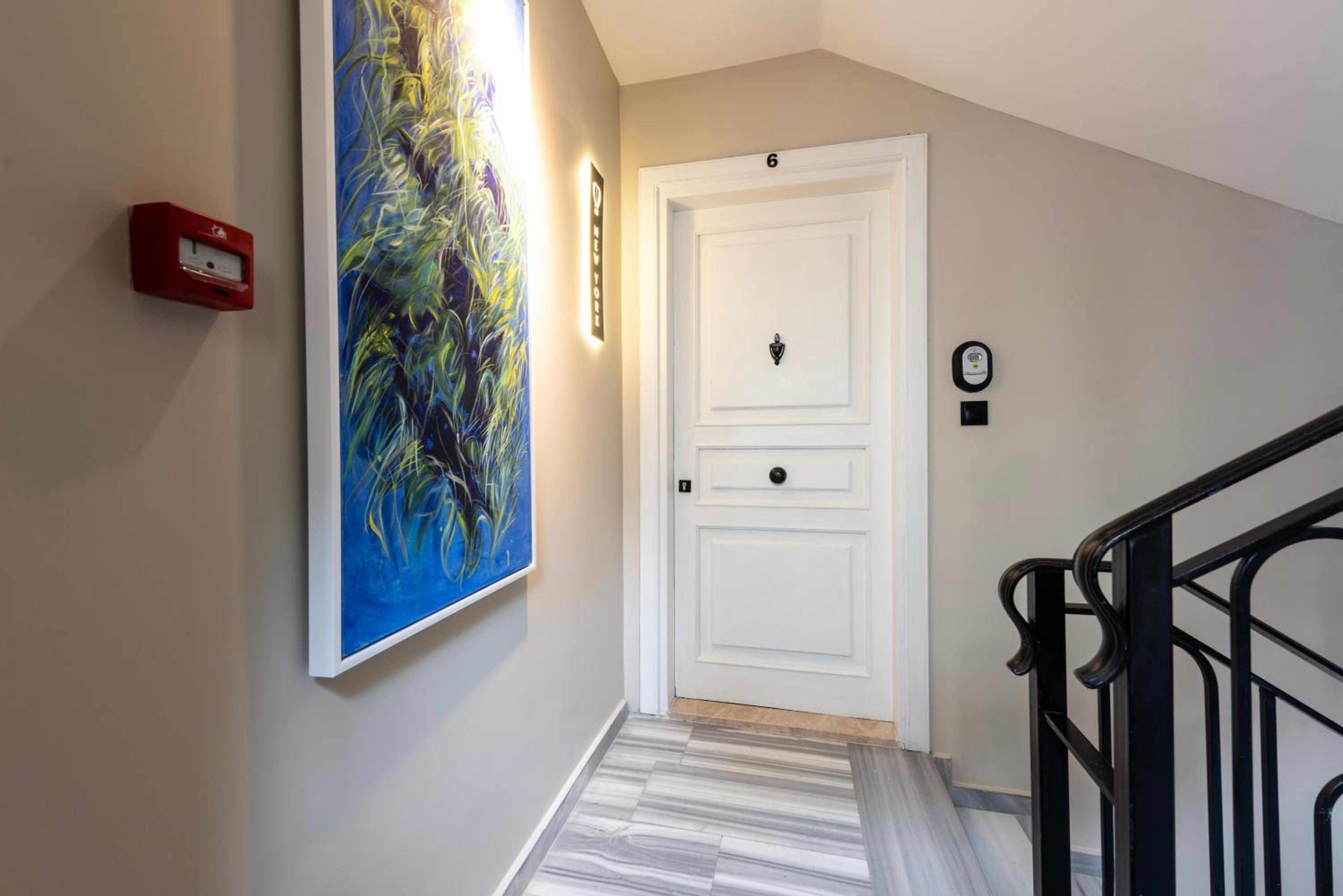 Bguest Pera Suites photo 5