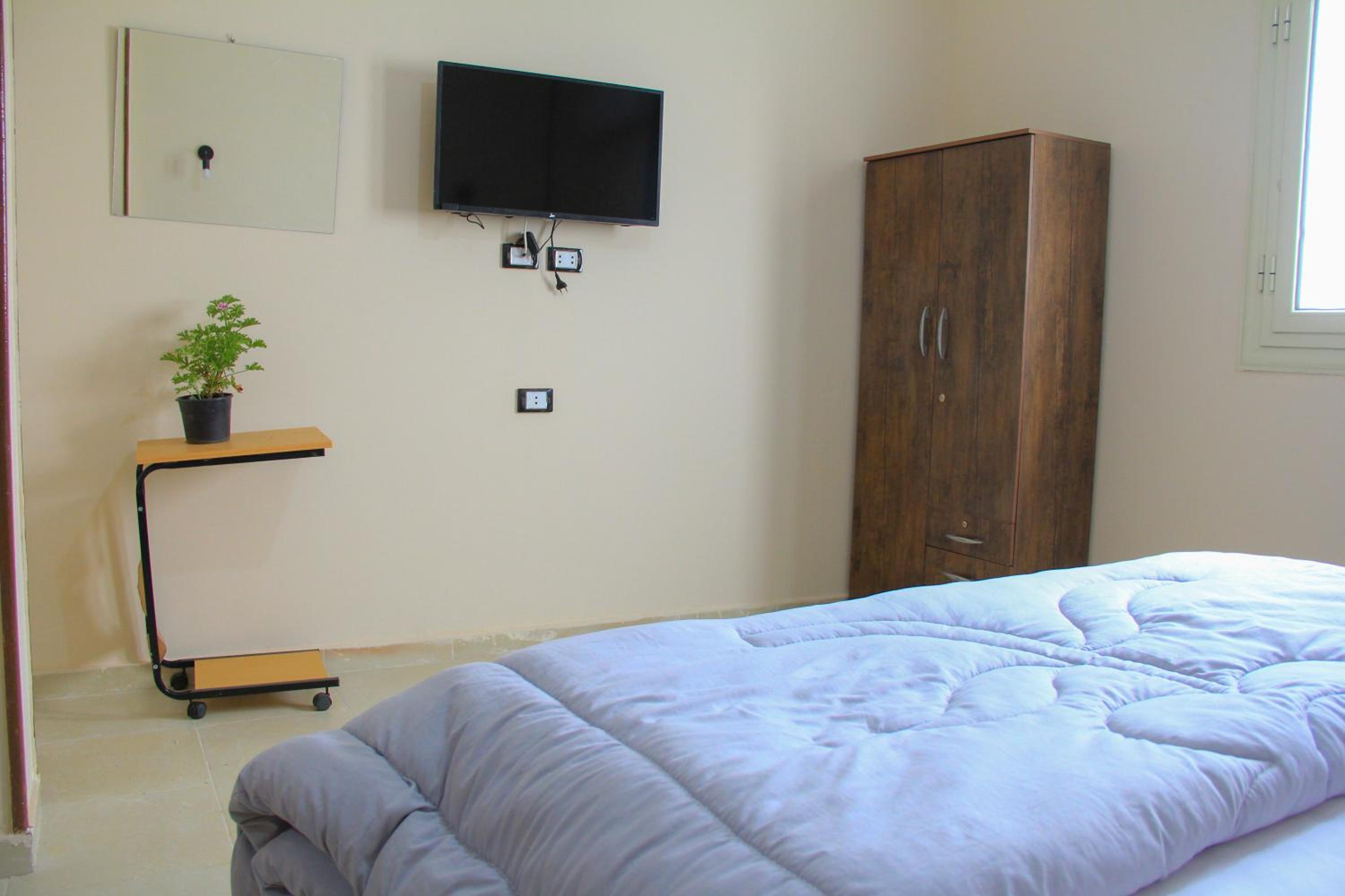 Pyramids Road Guest House