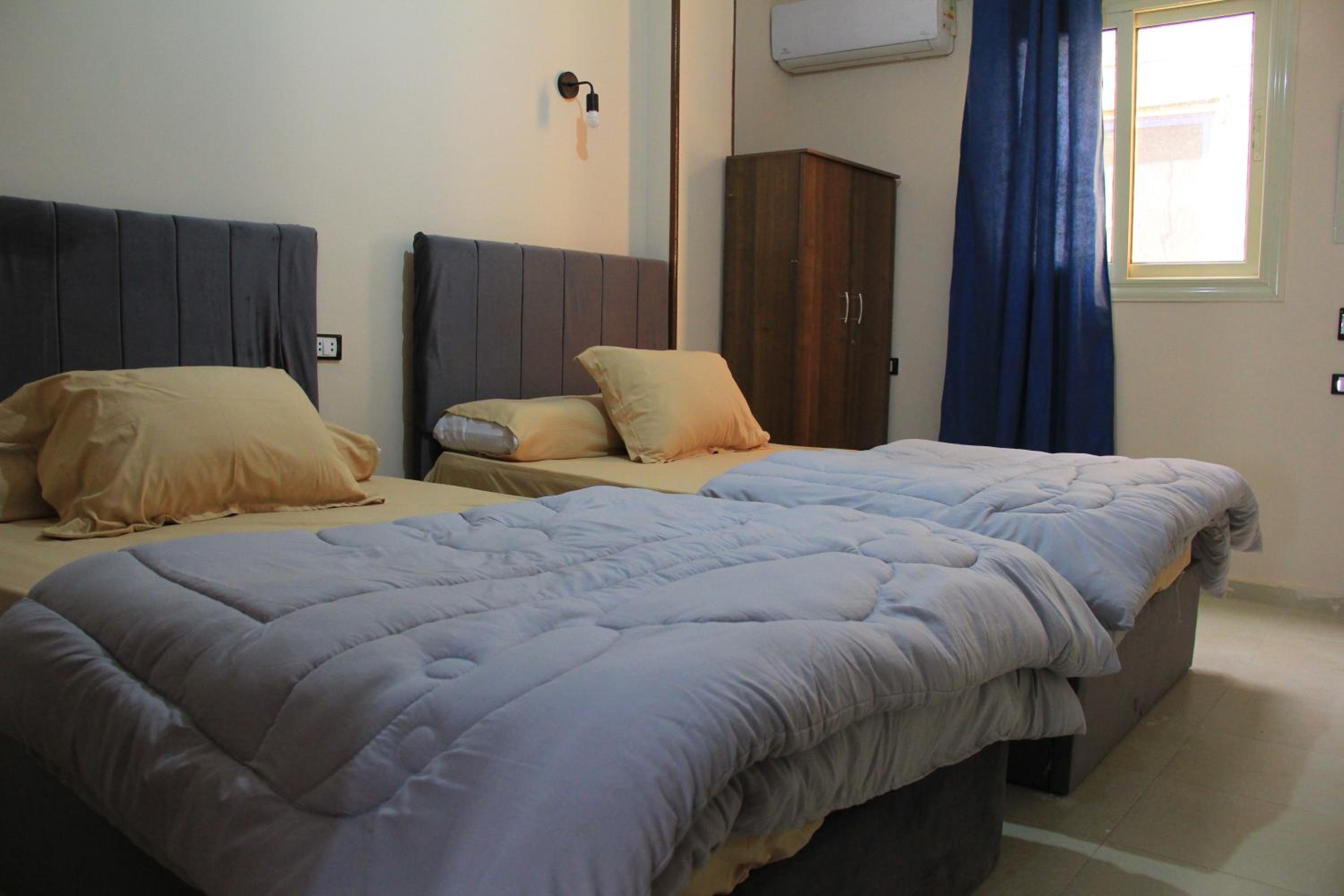 Pyramids Road Guest House