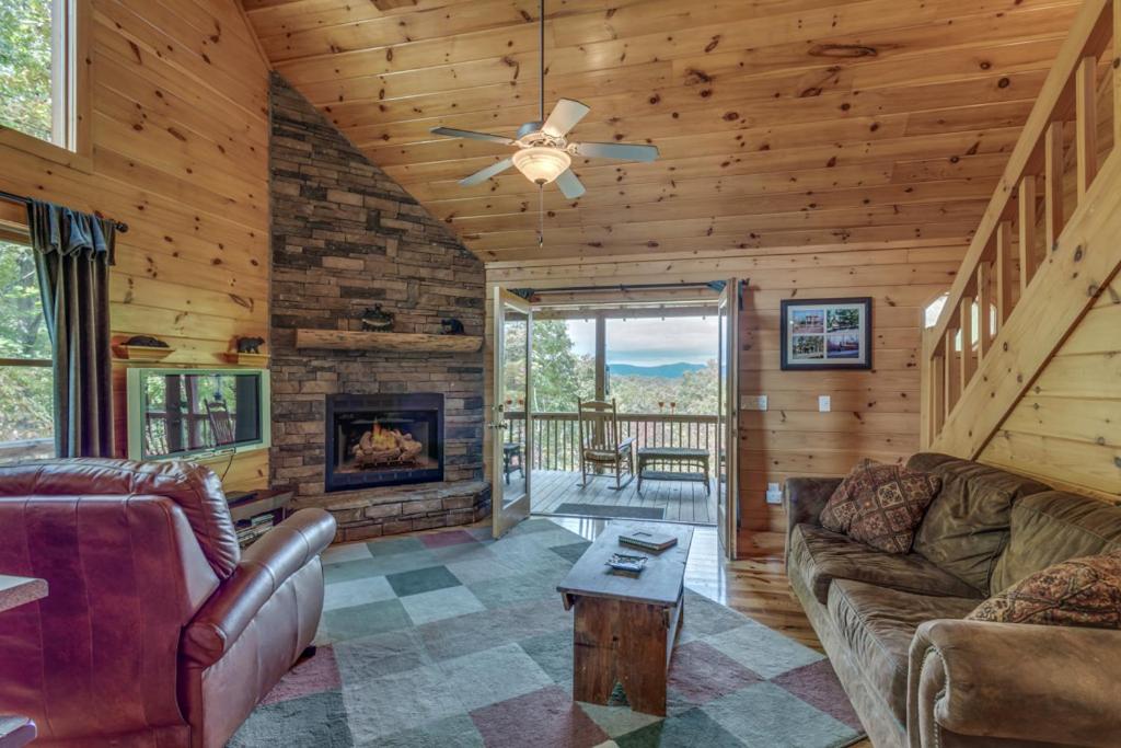 Treetops- Mtn View Cabin Near Ocoee River view 2