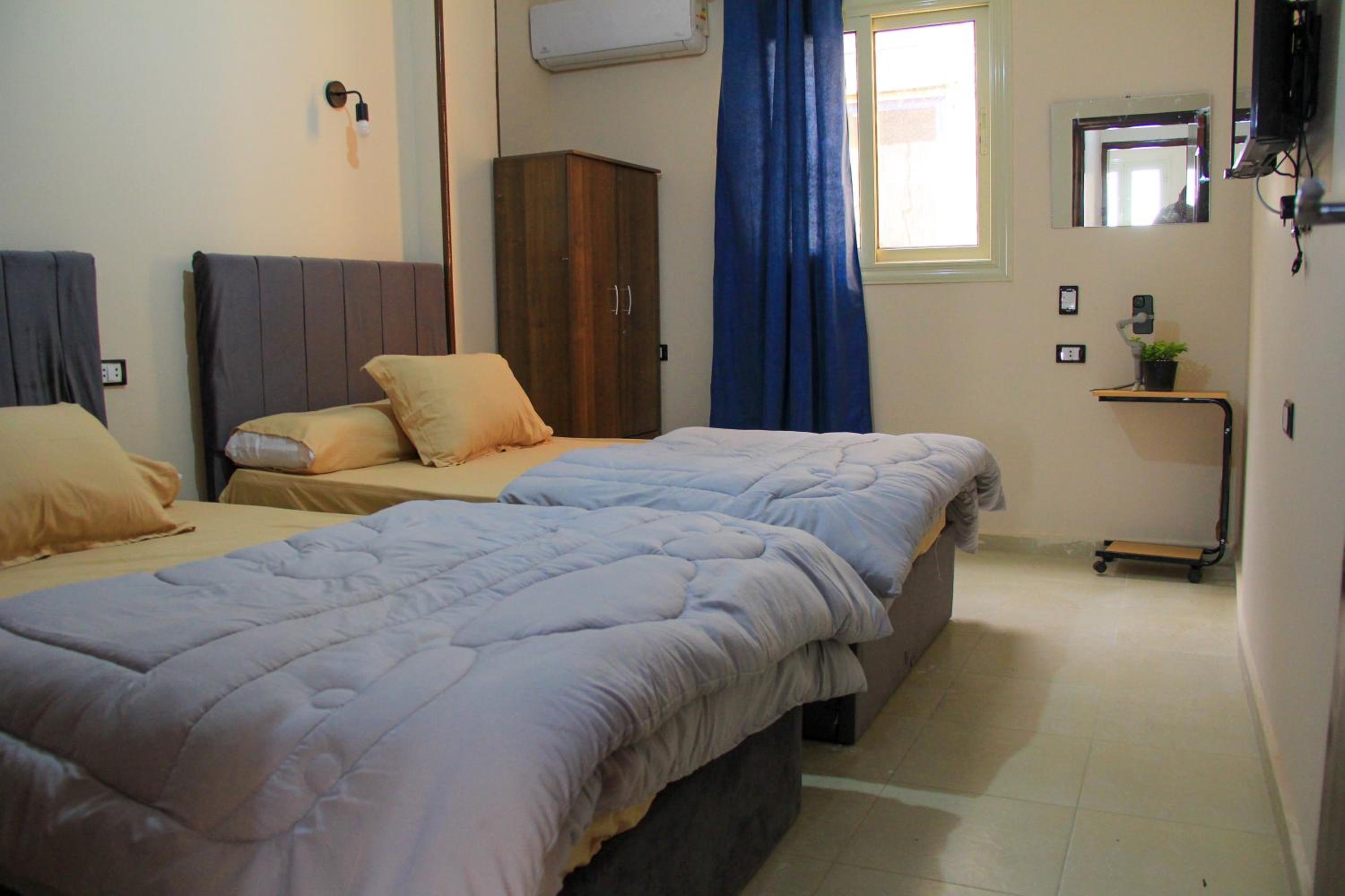 Pyramids Road Guest House