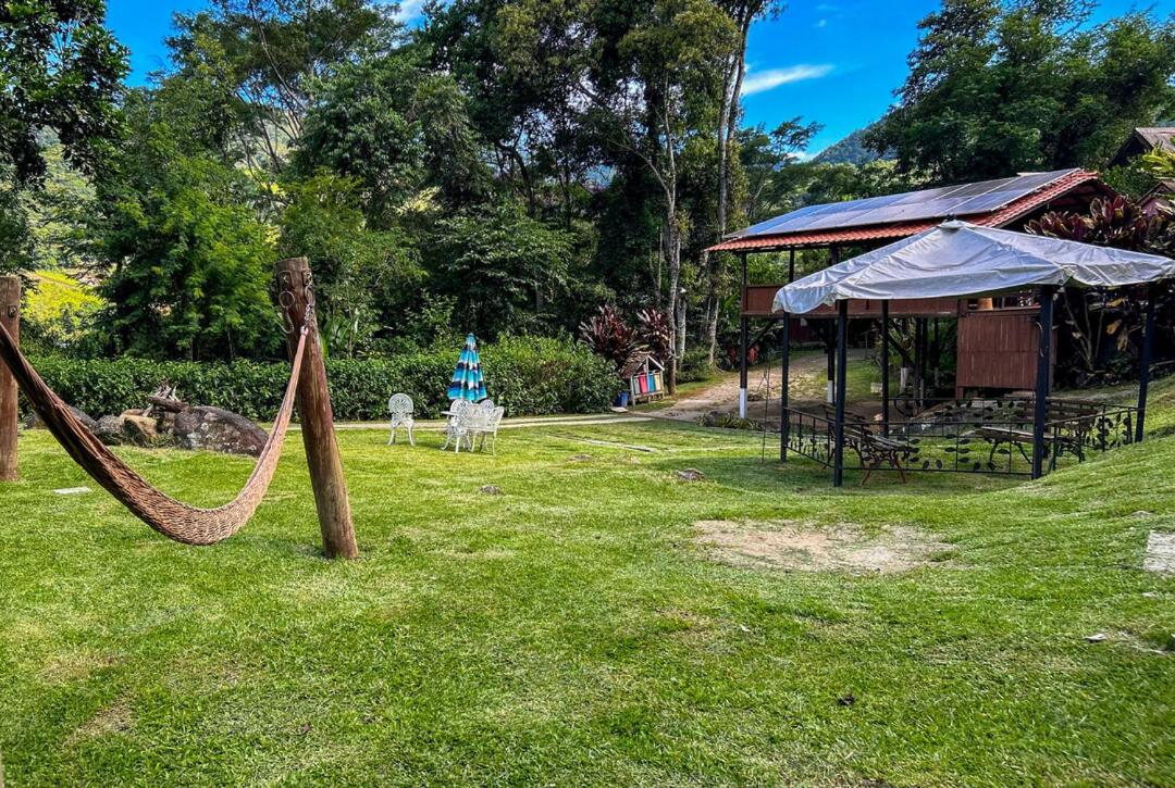 Chale com churrasqueira e lazer Nova Friburgo RJ