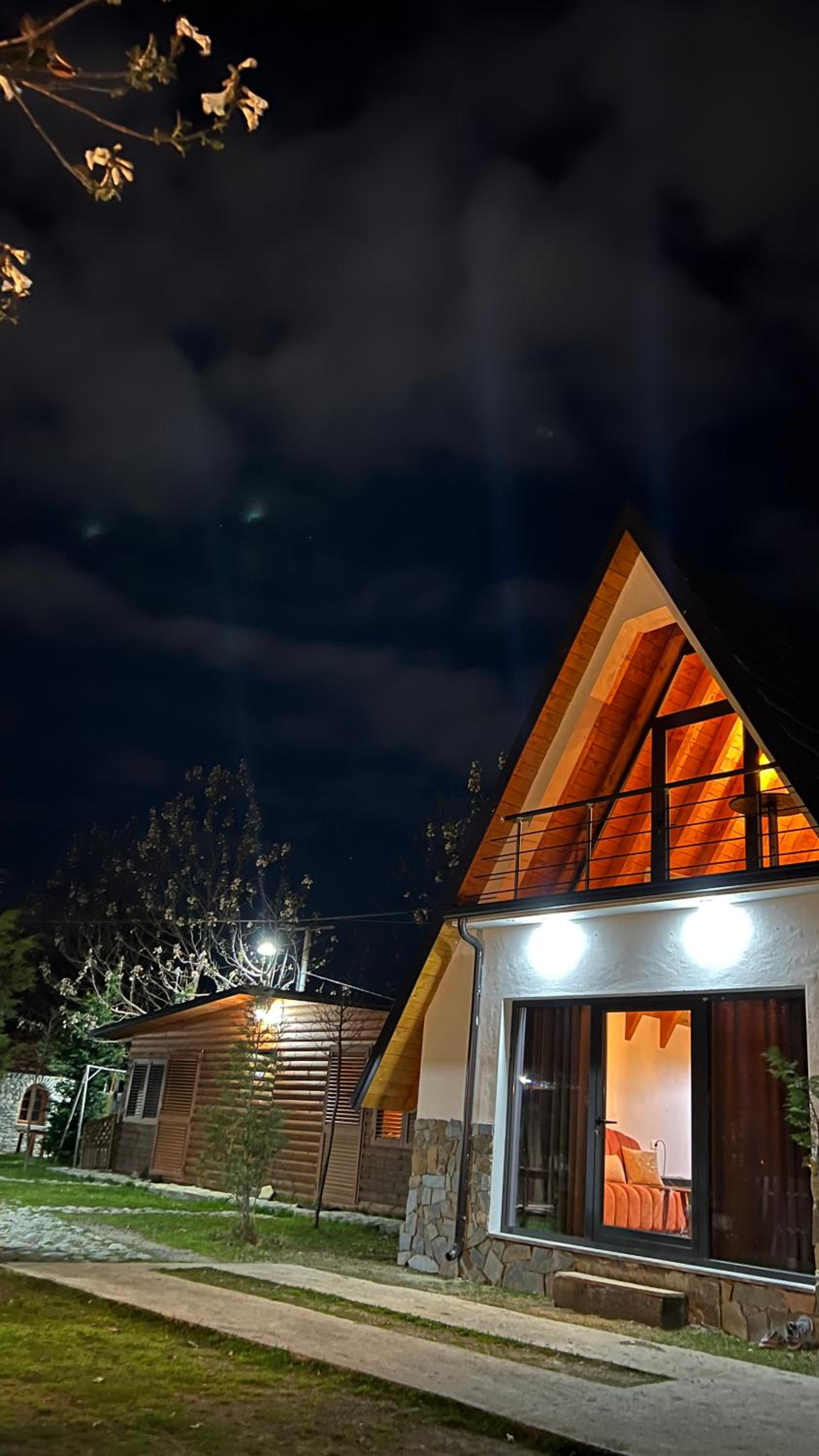 Windmill Shkodra Gesthouse Camping & Grill