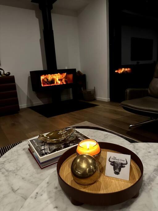 The Horned Cow - award winning luxe semi-rural house 10mins from Orange