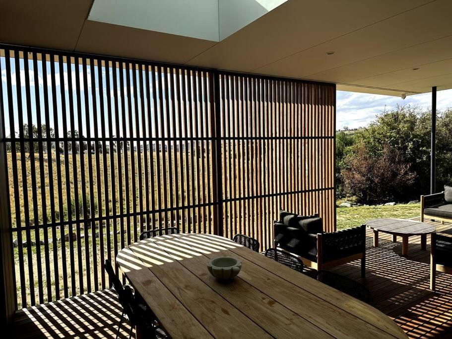 The Horned Cow - award winning luxe semi-rural house 10mins from Orange