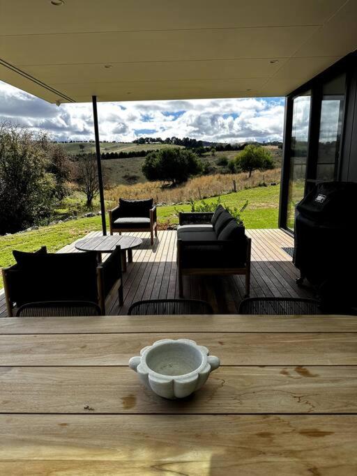 The Horned Cow - award winning luxe semi-rural house 10mins from Orange