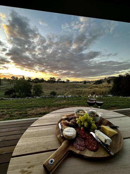 The Horned Cow - award winning luxe semi-rural house 10mins from Orange