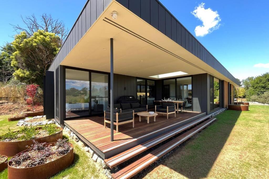 The Horned Cow - award winning luxe semi-rural house 10mins from Orange