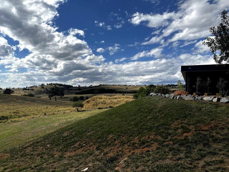 The Horned Cow - award winning luxe semi-rural house 10mins from Orange