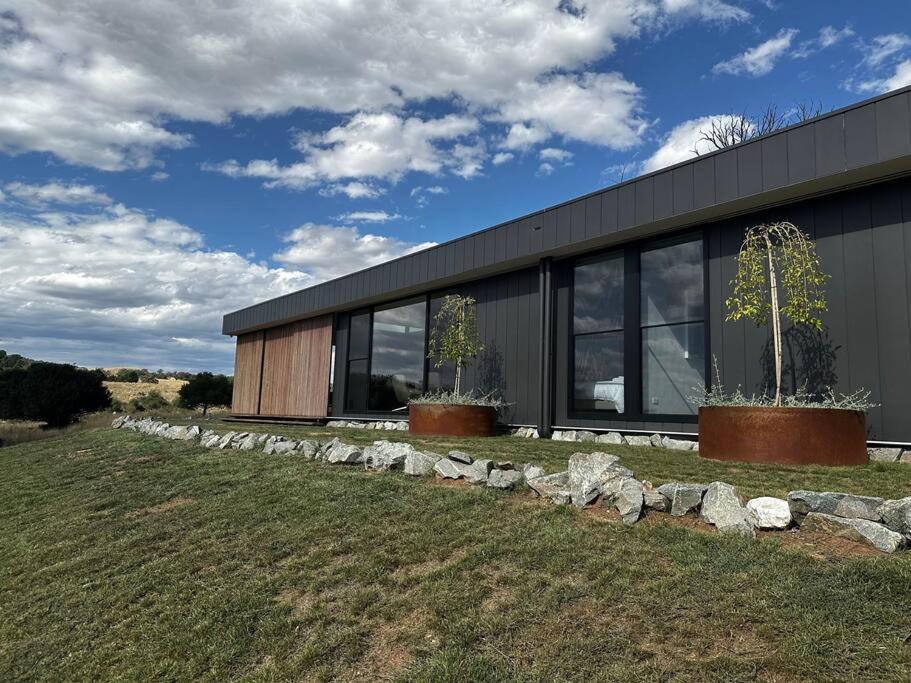 The Horned Cow - award winning luxe semi-rural house 10mins from Orange