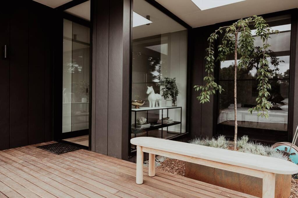 The Horned Cow - award winning luxe semi-rural house 10mins from Orange