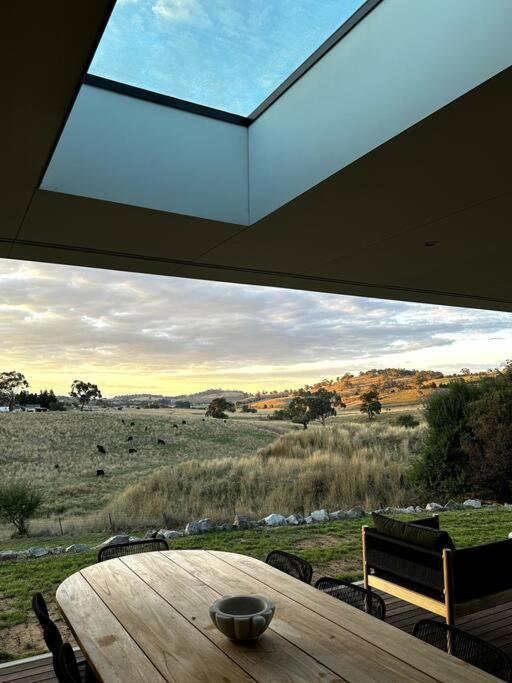 The Horned Cow - award winning luxe semi-rural house 10mins from Orange
