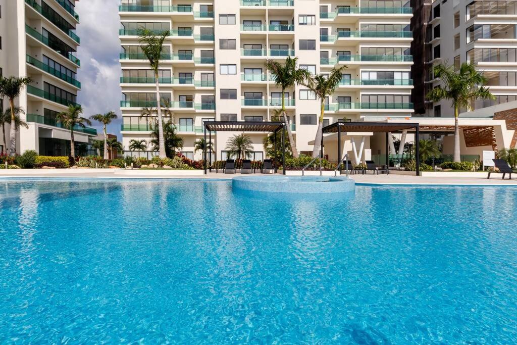 Luxury Condo, 2BR, Fast Internet, Condo Akul