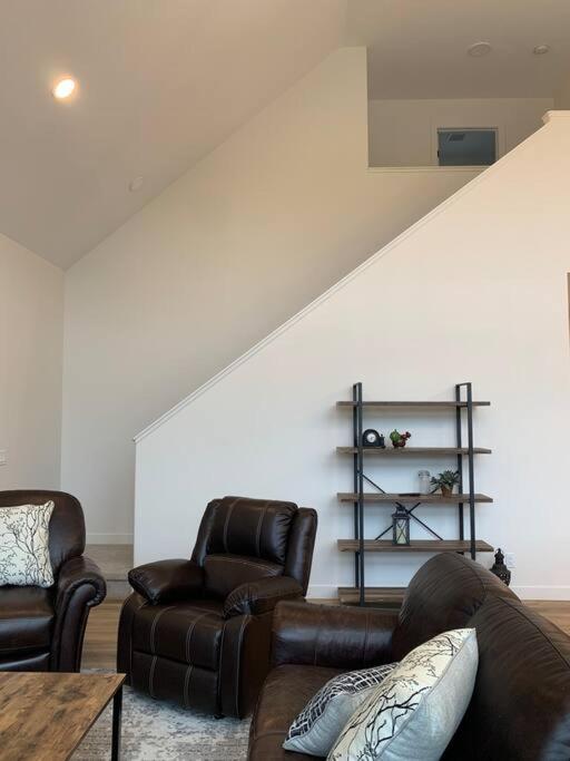 Brand New Collieries Guest House with Fireplace