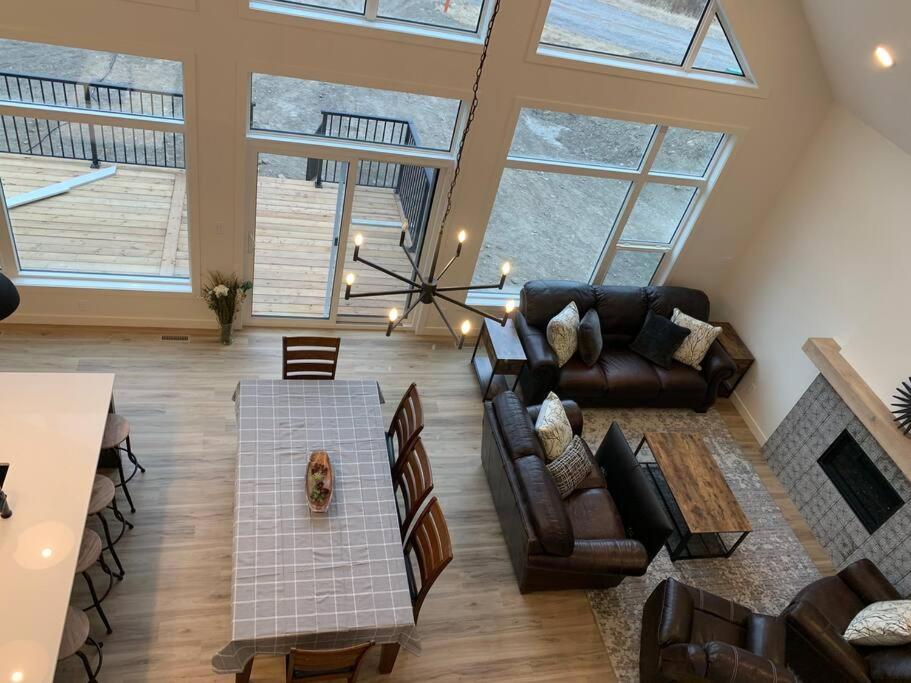 Brand New Collieries Guest House with Fireplace
