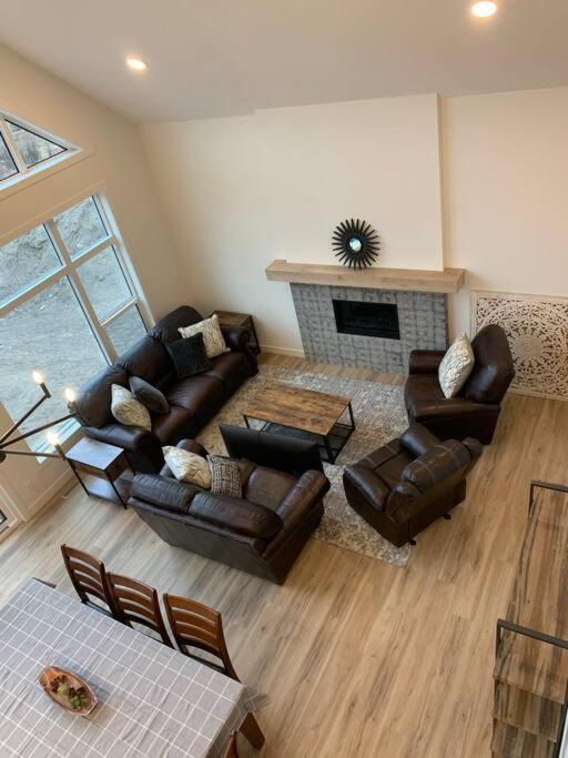Brand New Collieries Guest House with Fireplace