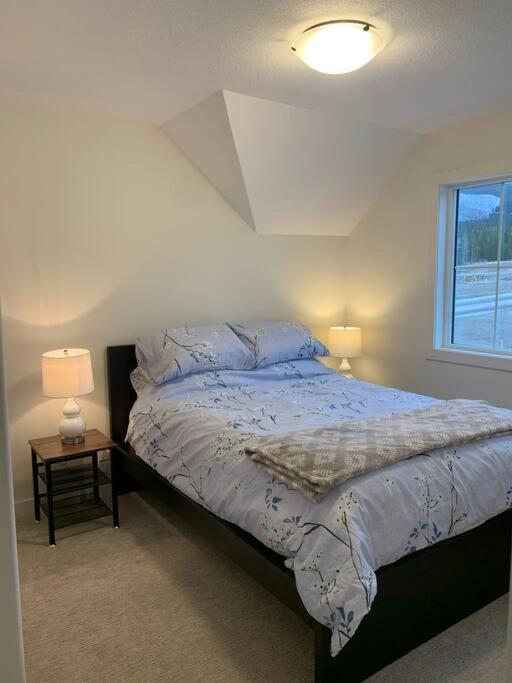 Brand New Collieries Guest House with Fireplace