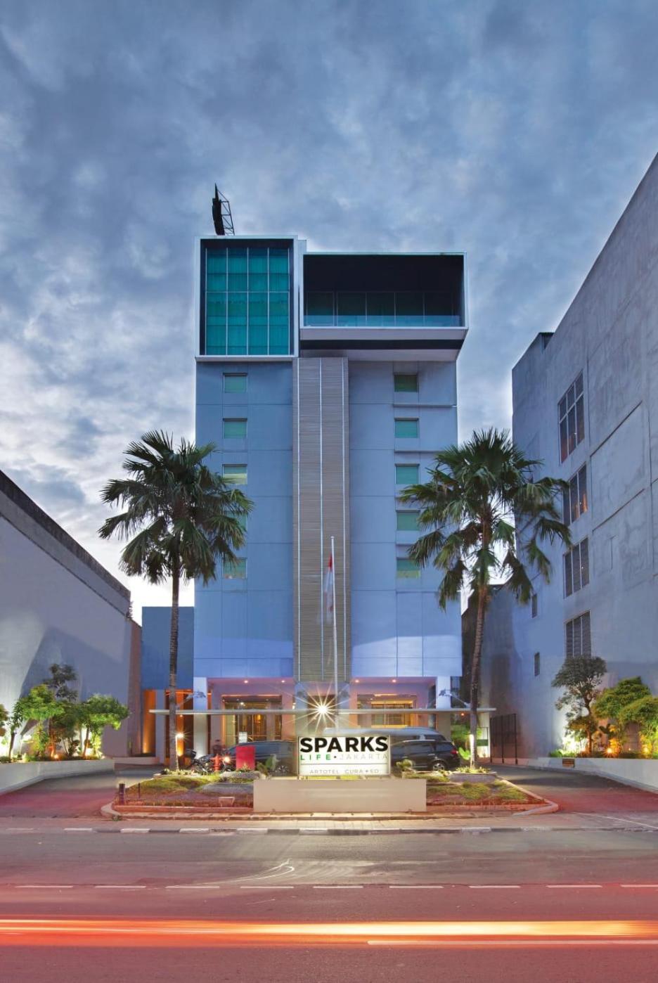 Hotel Sparks Life Jakarta, ARTOTEL Curated