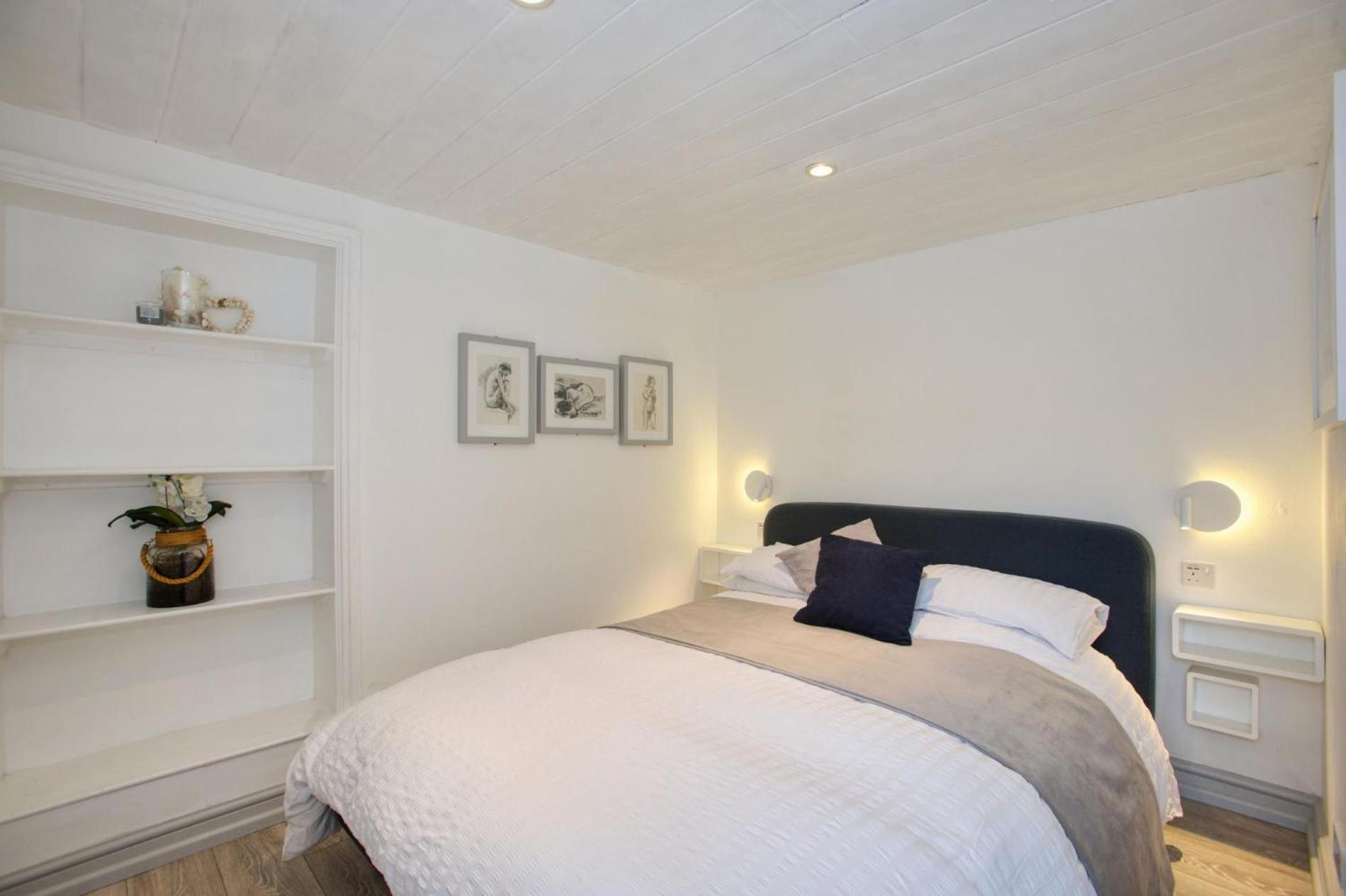 Fantastic 1BD Hideaway 2 minutes to the Sea view 2