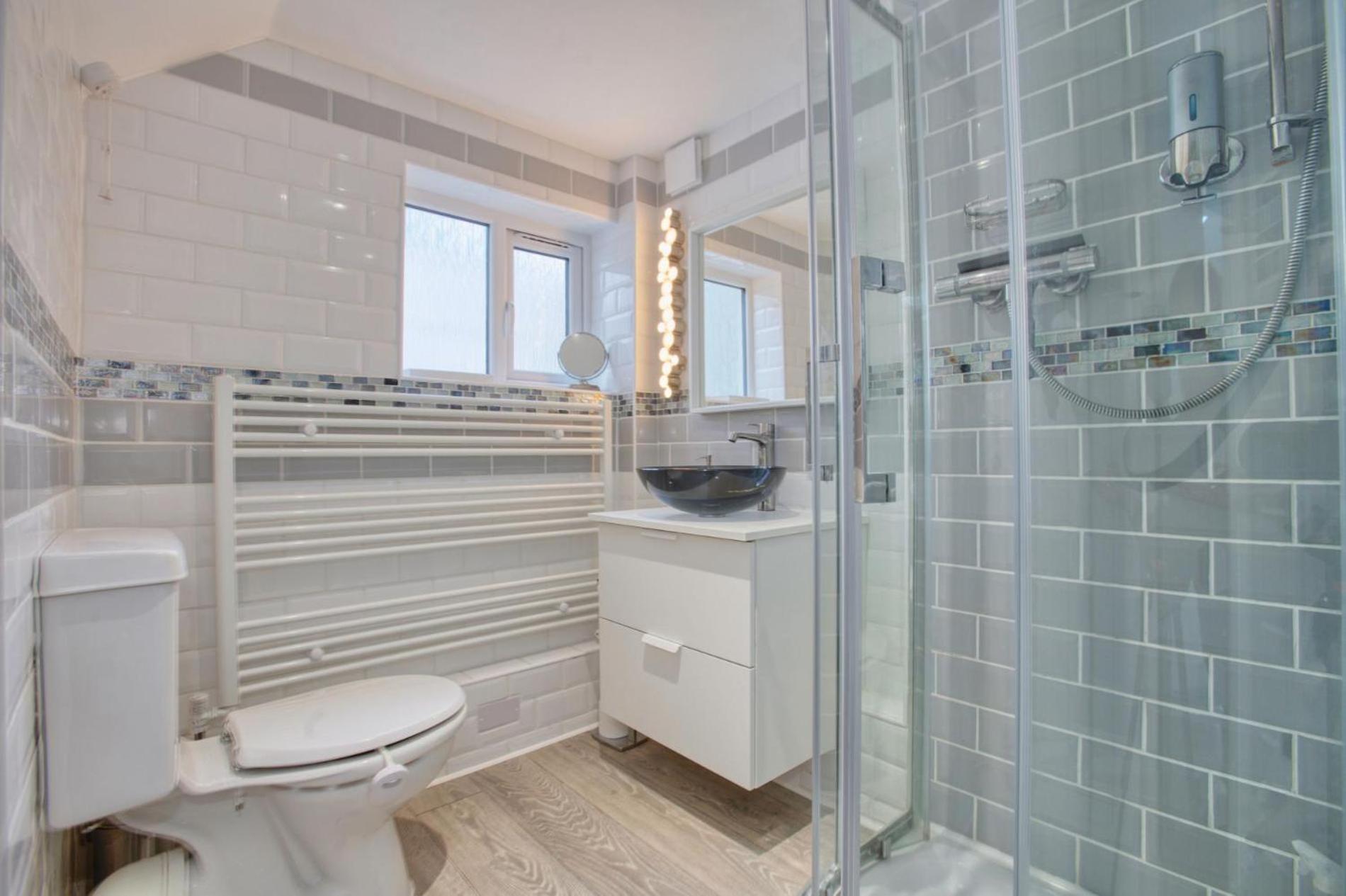 Fantastic 1BD Hideaway 2 minutes to the Sea view 5