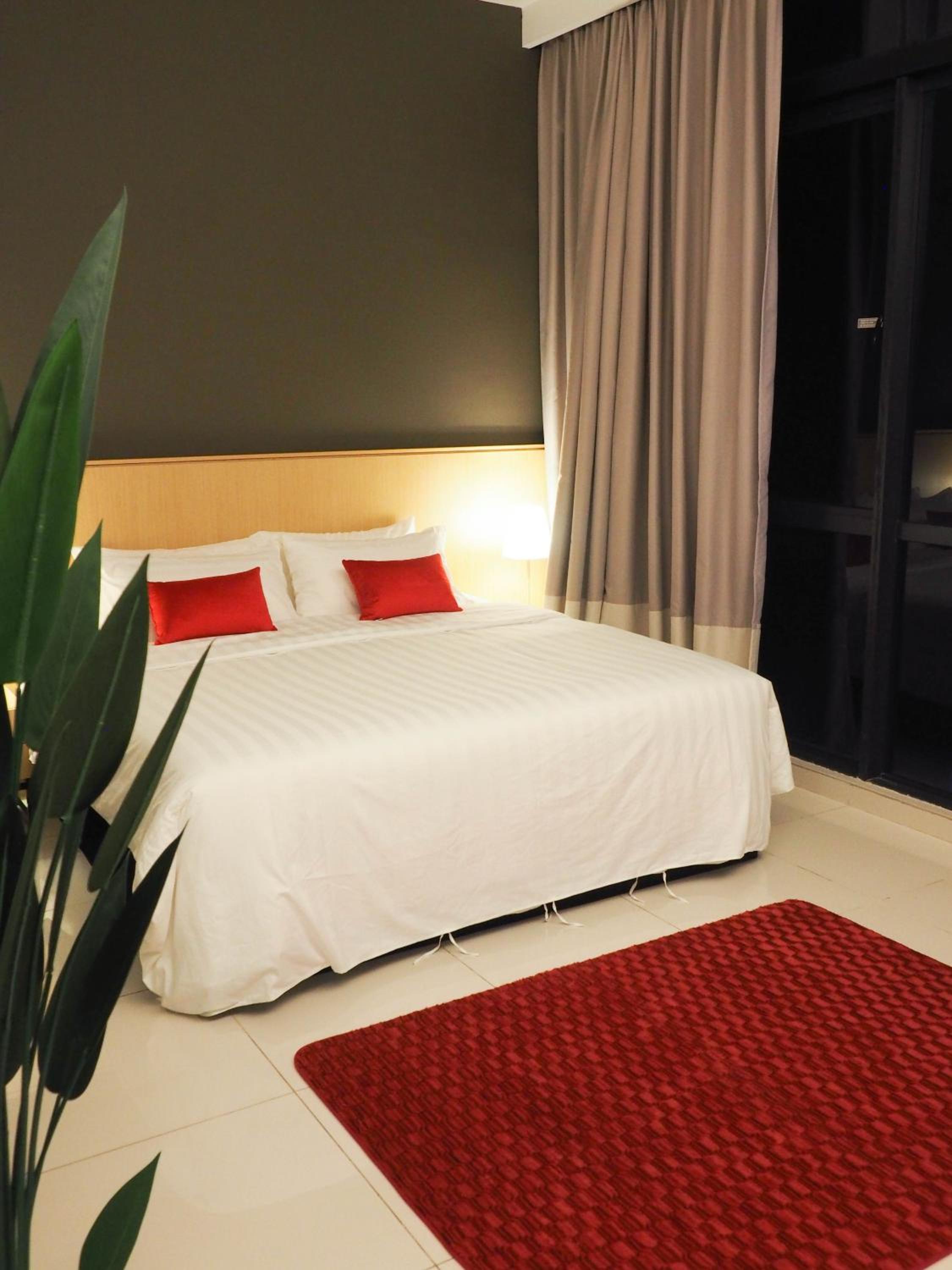 The Ultimate - Connecting Room - 99 Residences view 2