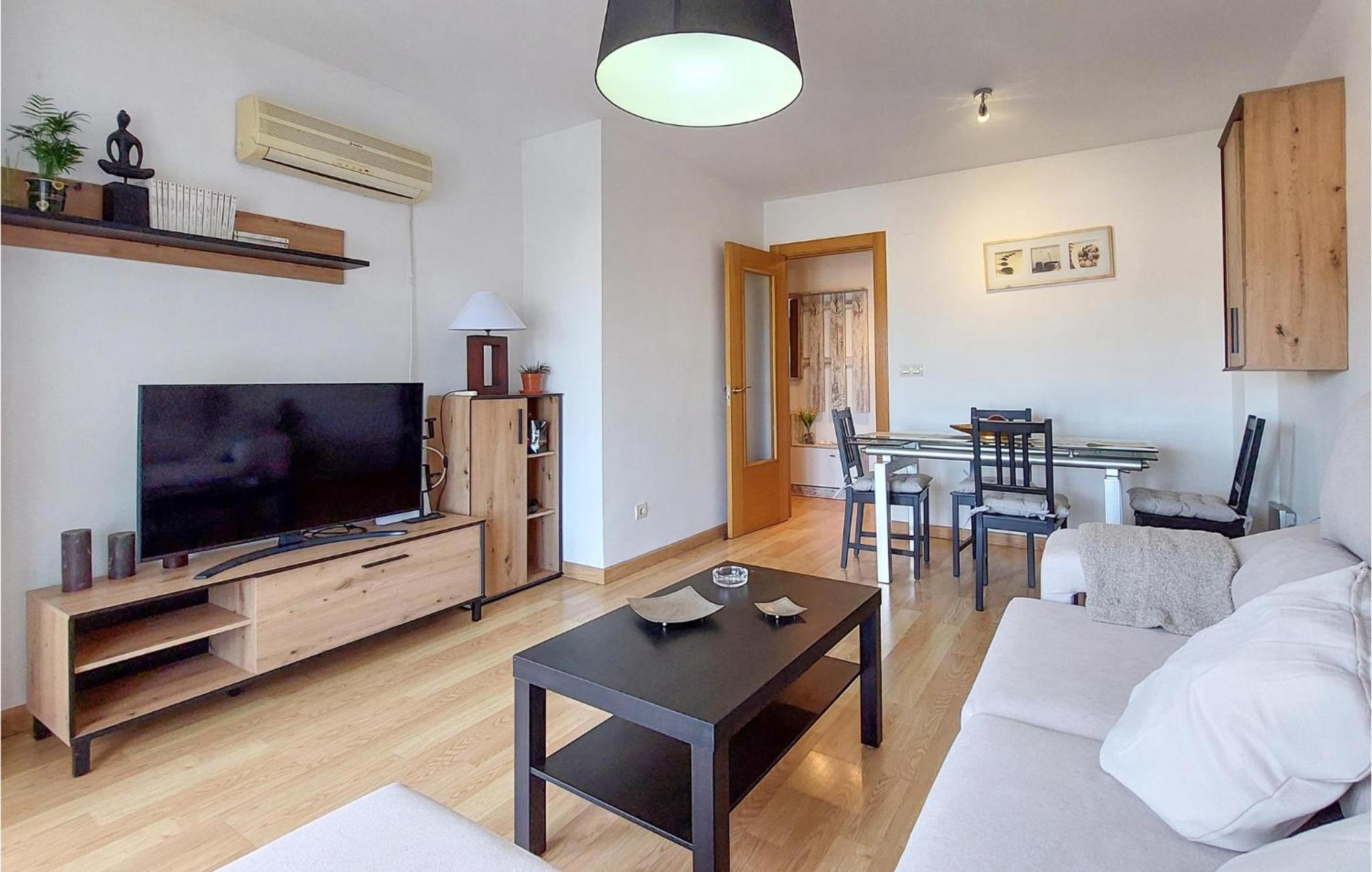 Amazing Apartment In Torre De Benagalbón
