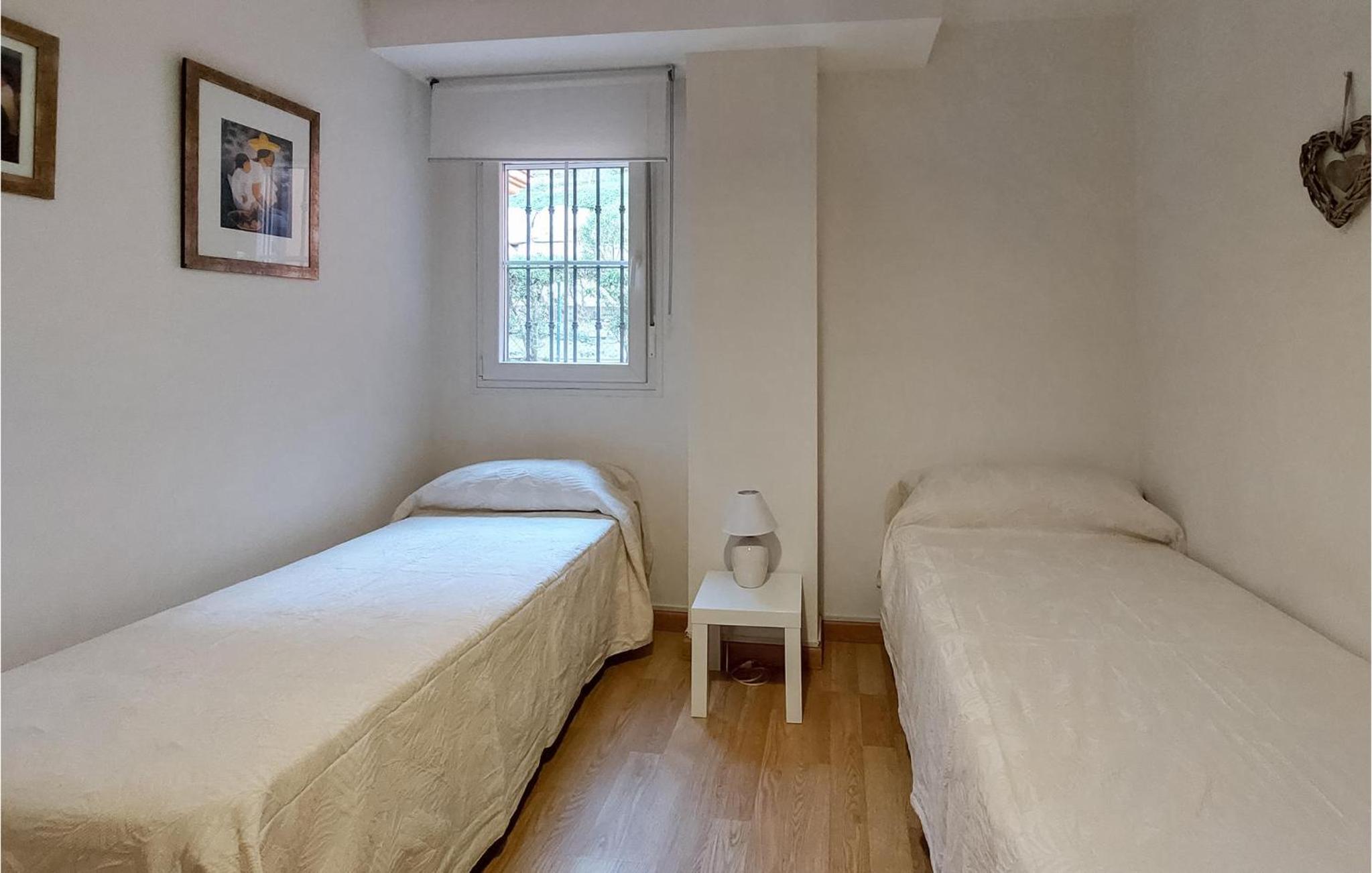 Amazing Apartment In Torre De Benagalbón