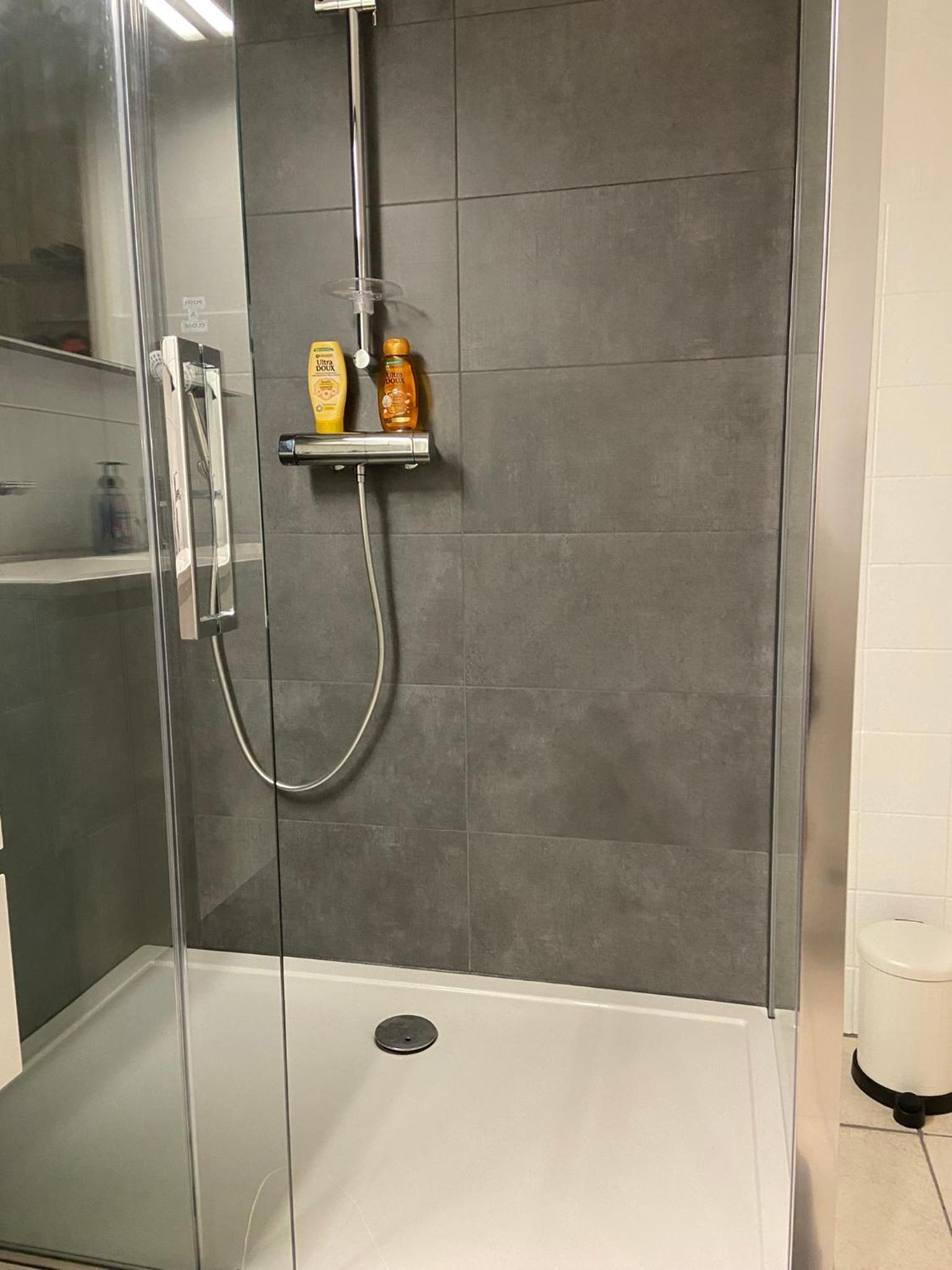 WeLoveOostende - Newly renovated large apartment 150m from the beach - Including bed sheets and final clea-ning