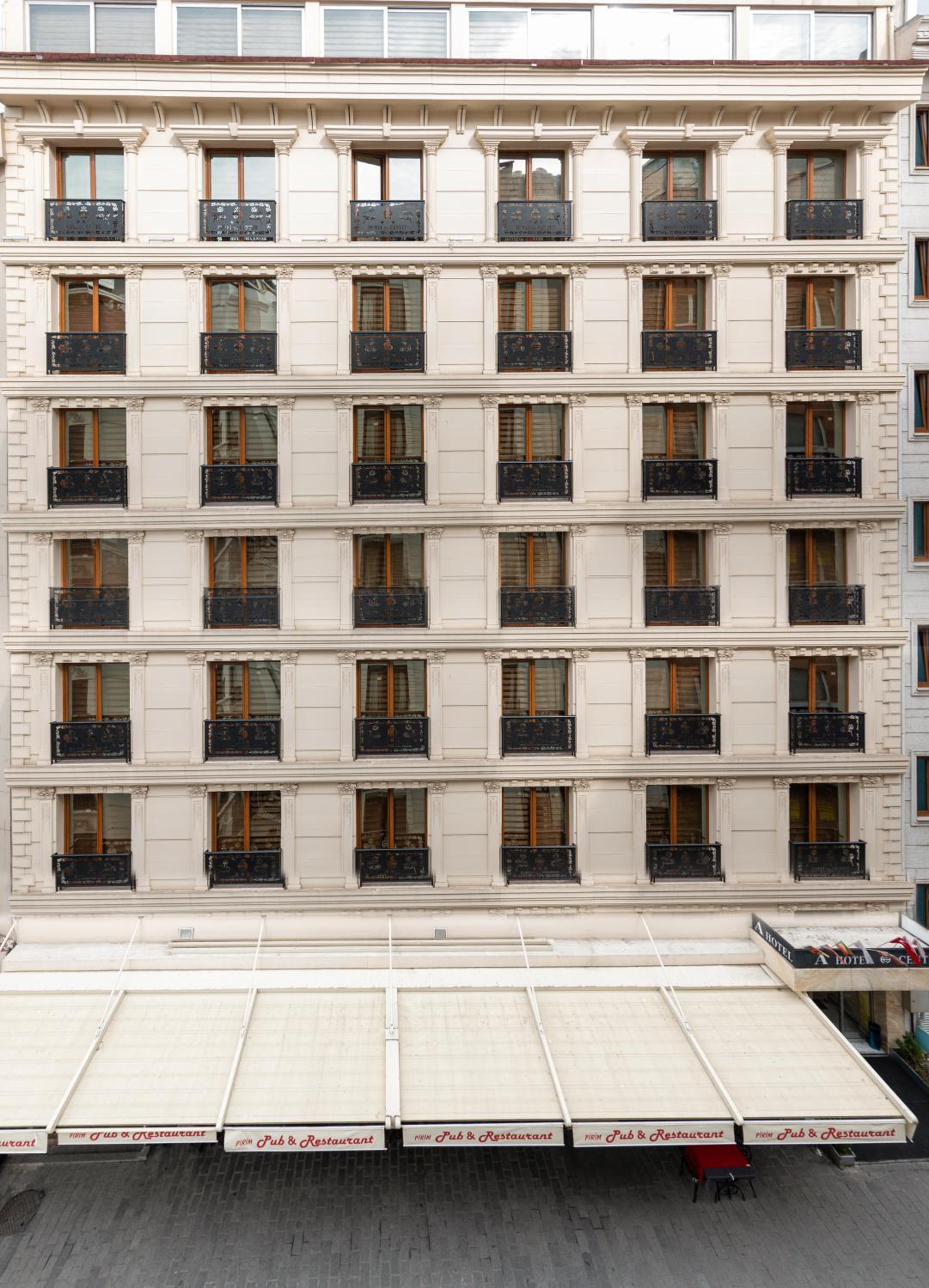 The Center Otel - Image 27