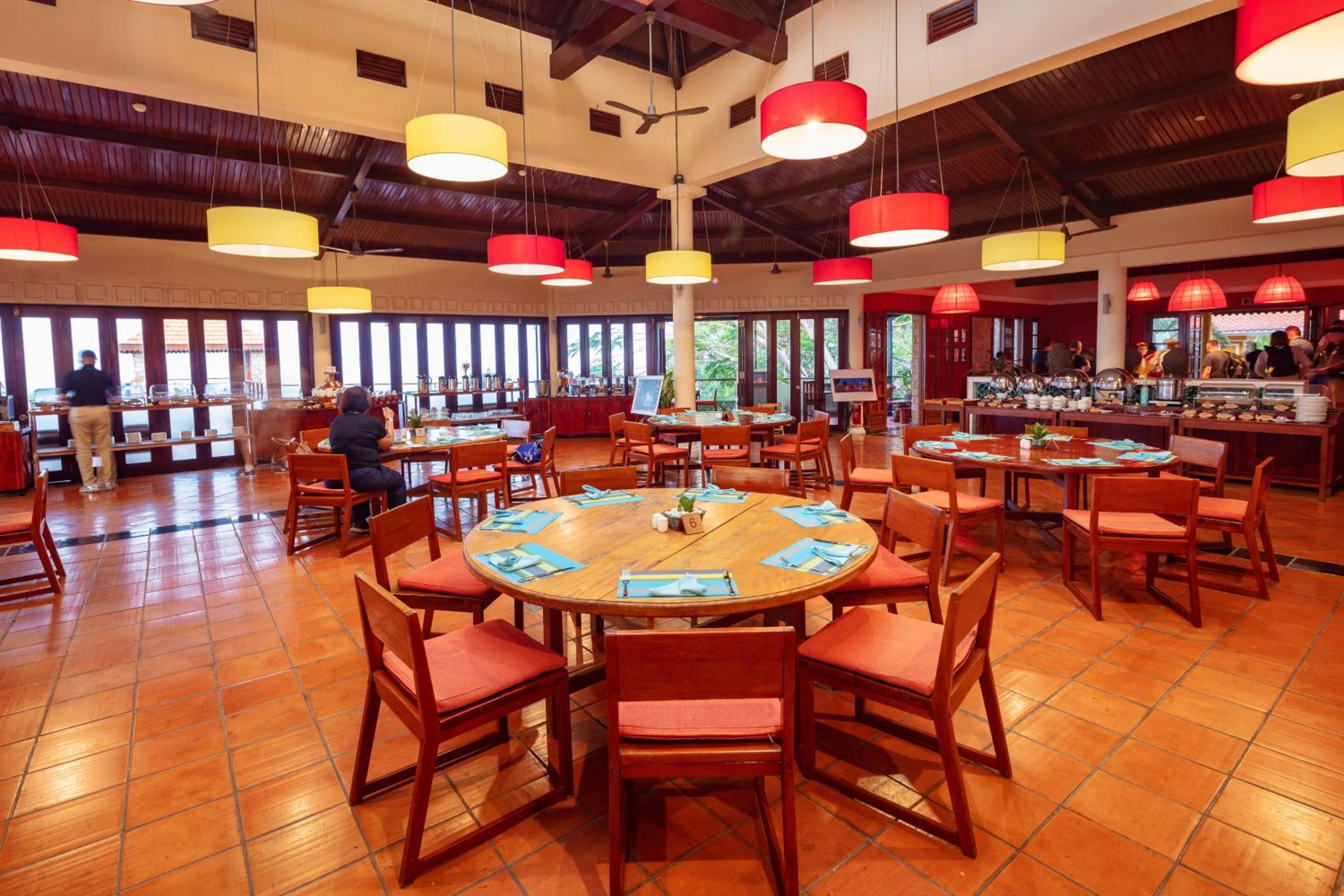 Victoria Nui Sam Lodge