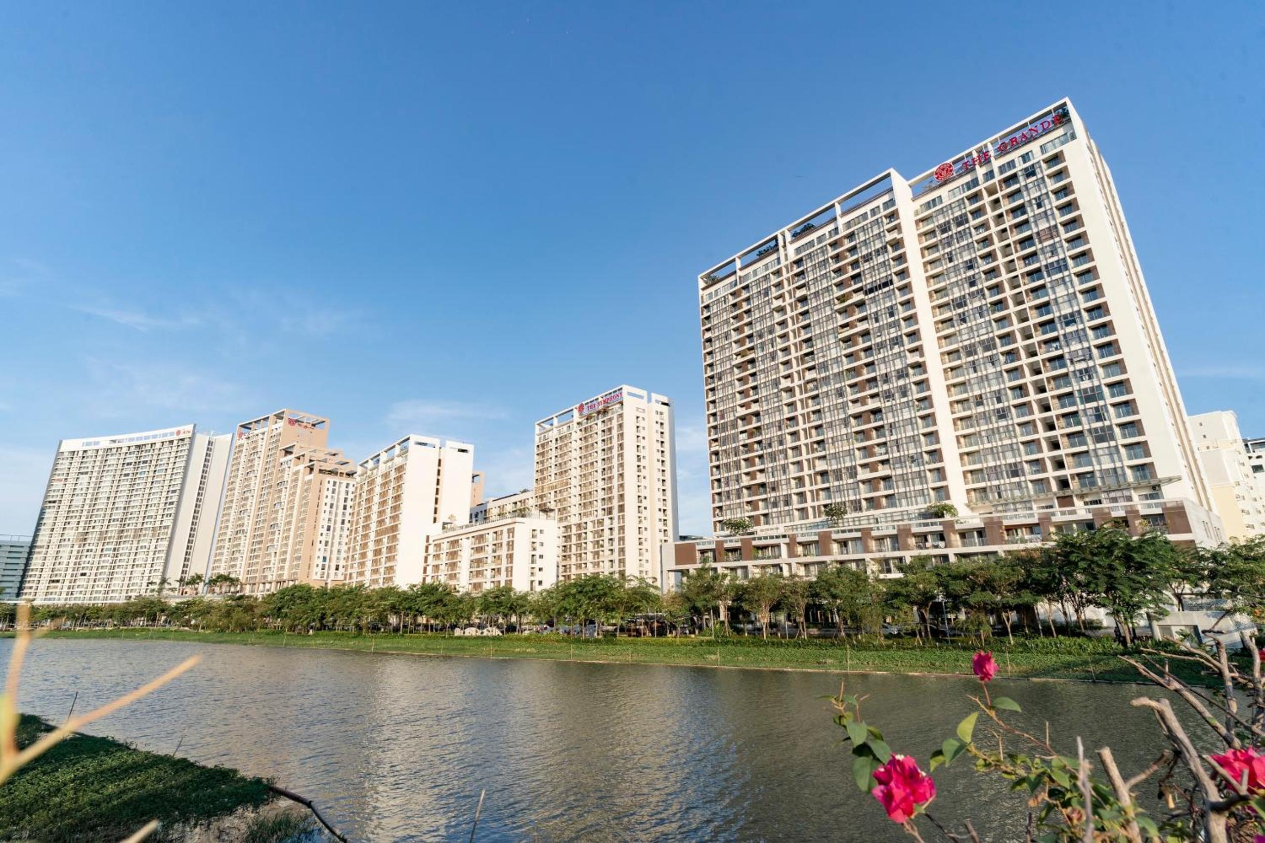 Hotel Midtown Apartments by Saigon - Phú Mỹ Hưng - Image 1